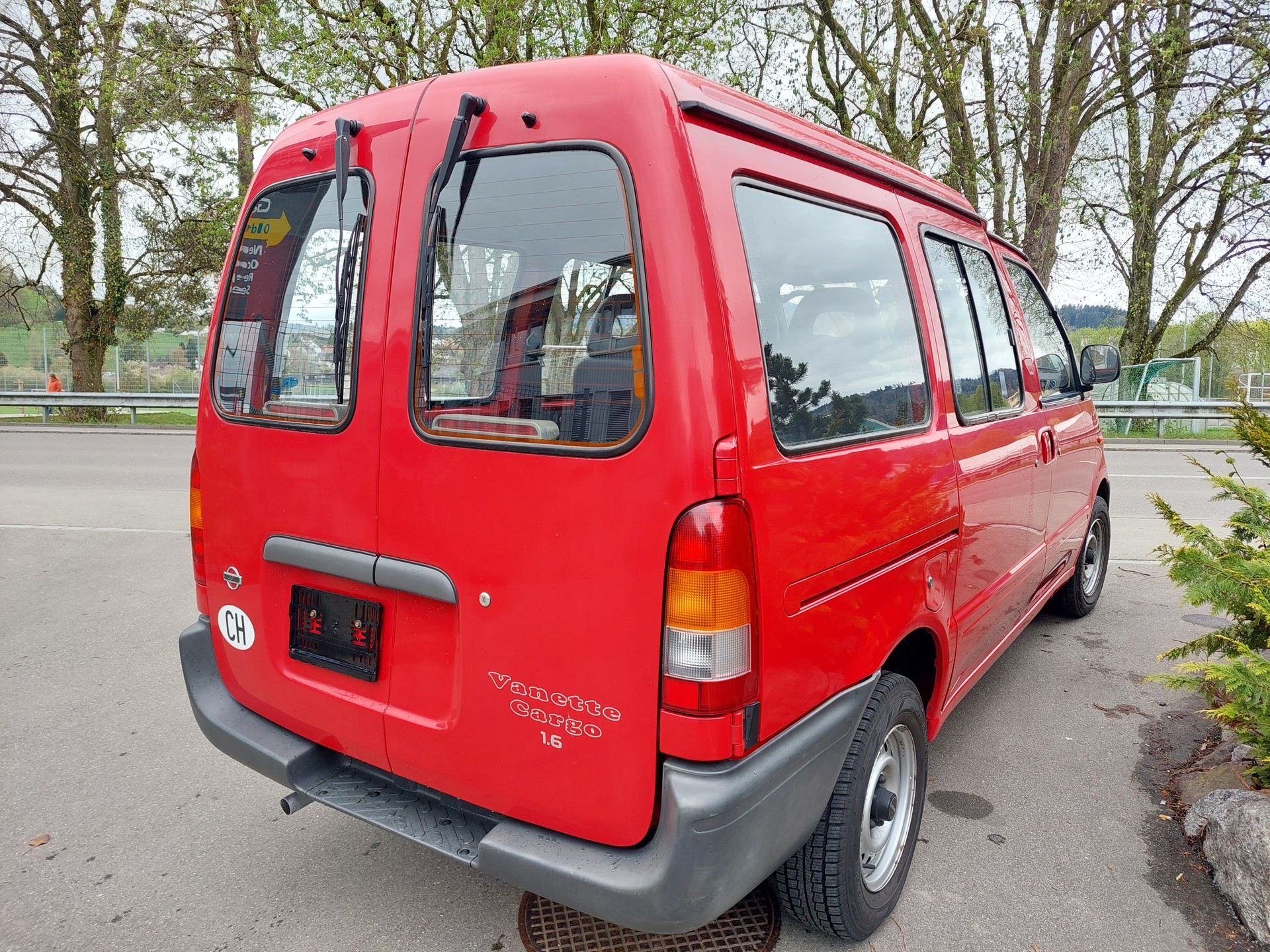 NISSAN Vanette 1.6 Cargo-image-5