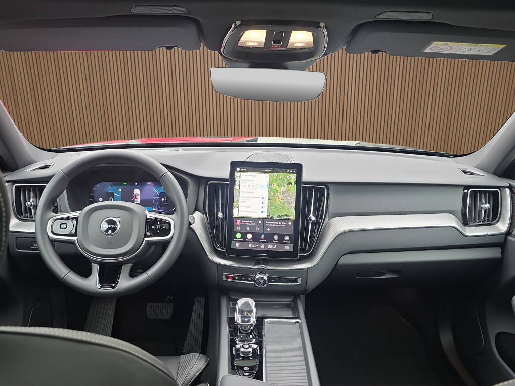 VOLVO XC60 2.0 B5 MH Plus Black Edition AWD-image-17