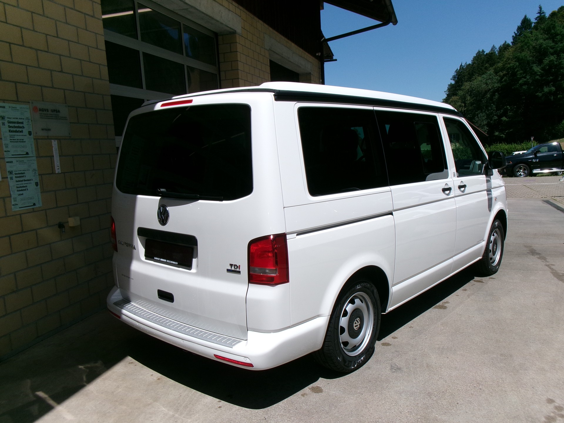 VW T5 California 2.0 TDI Beach DSG-image-2