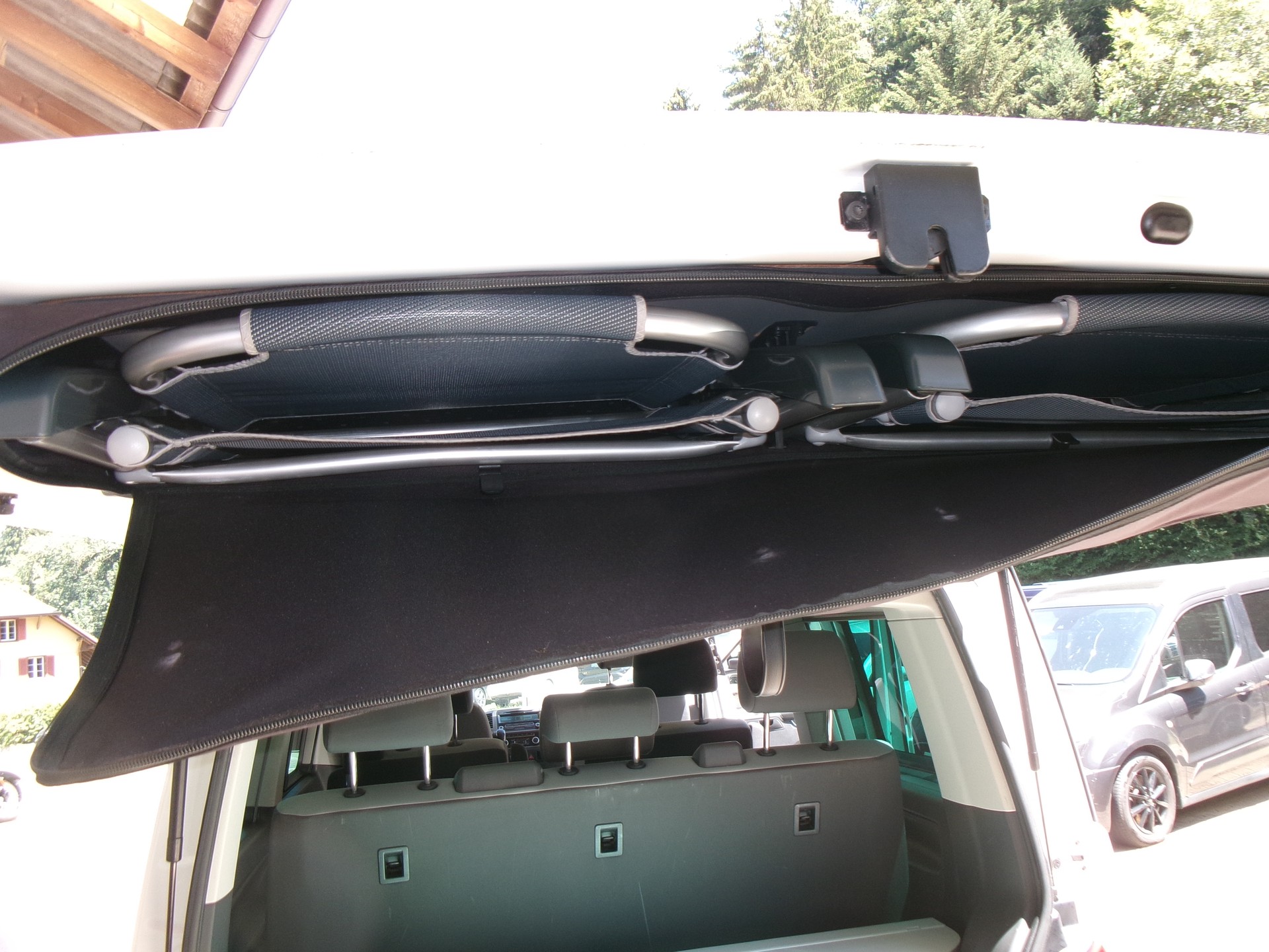 VW T5 California 2.0 TDI Beach DSG-image-12