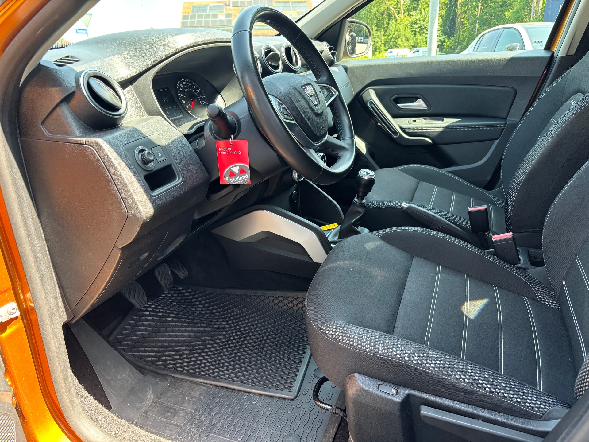 DACIA Duster SCe 115 Prestige 4x4-image-8