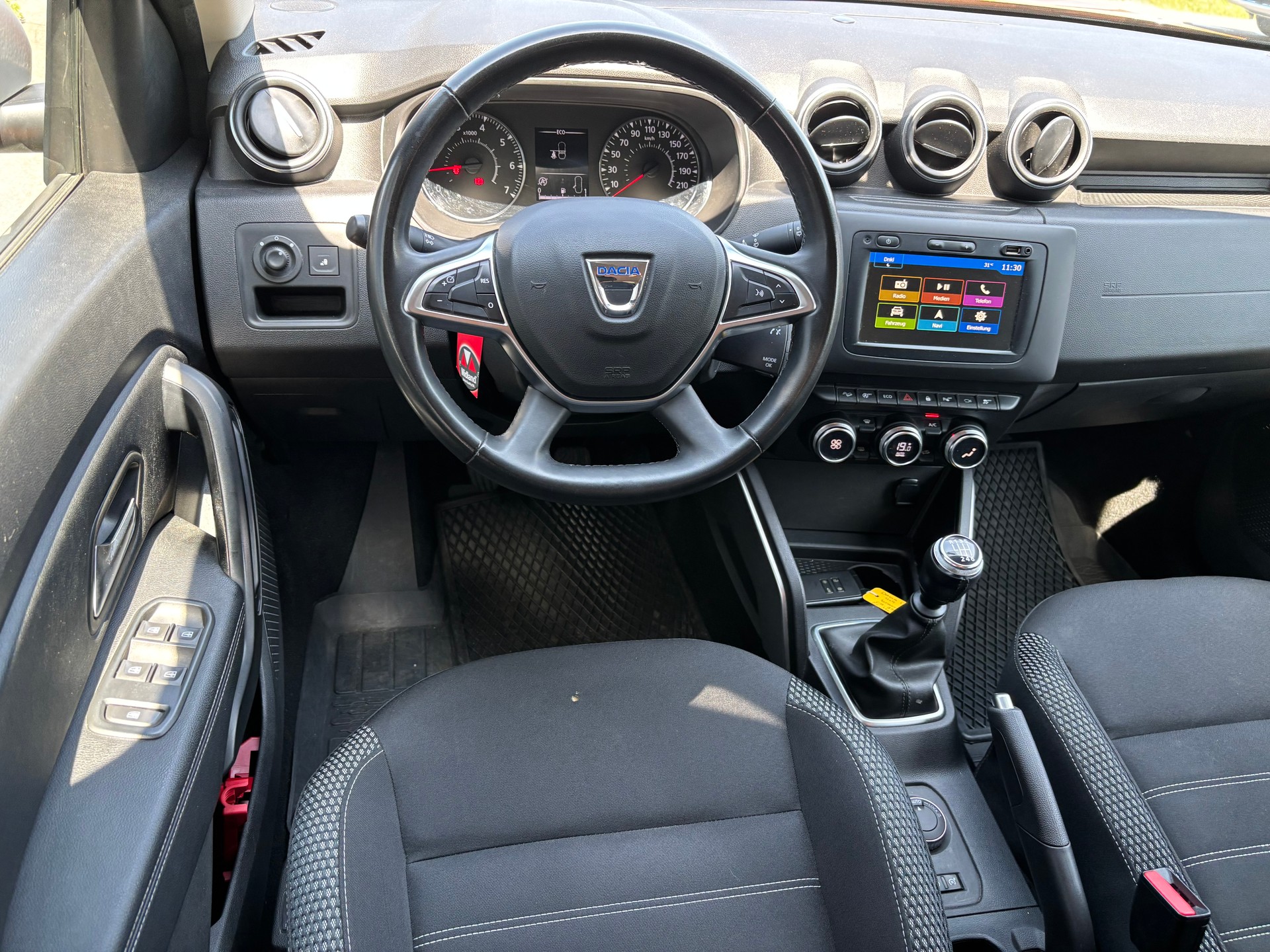 DACIA Duster SCe 115 Prestige 4x4-image-6