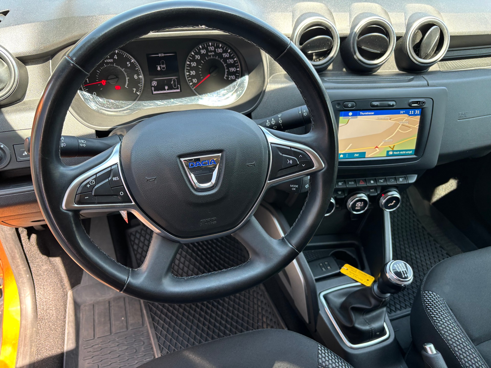 DACIA Duster SCe 115 Prestige 4x4-image-9