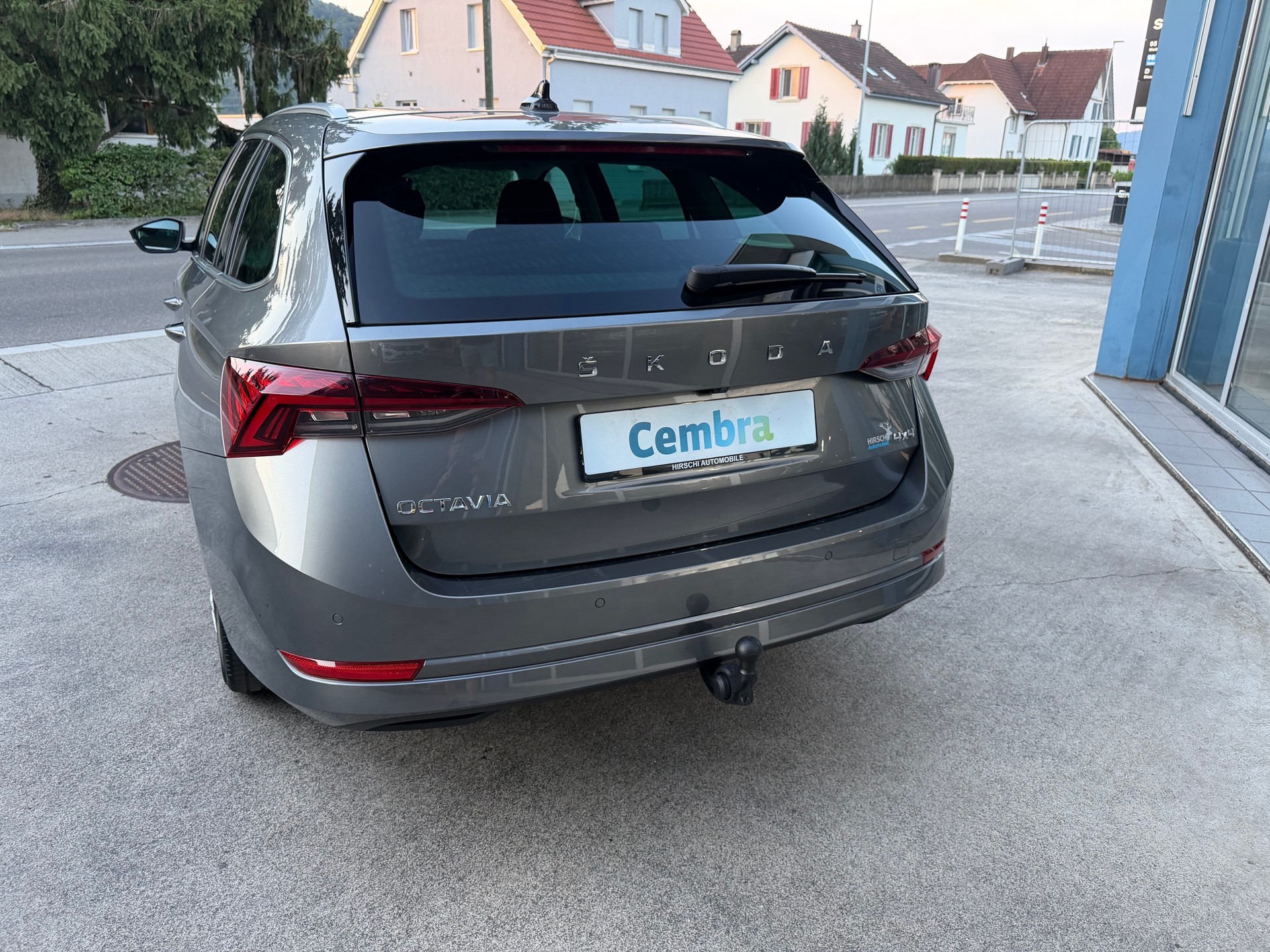 SKODA Octavia Combi 2.0 TDI DSG Style 4x4-image-2