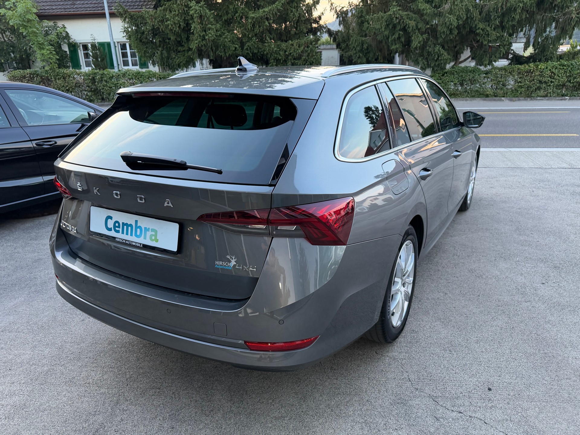 SKODA Octavia Combi 2.0 TDI DSG Style 4x4-image-1