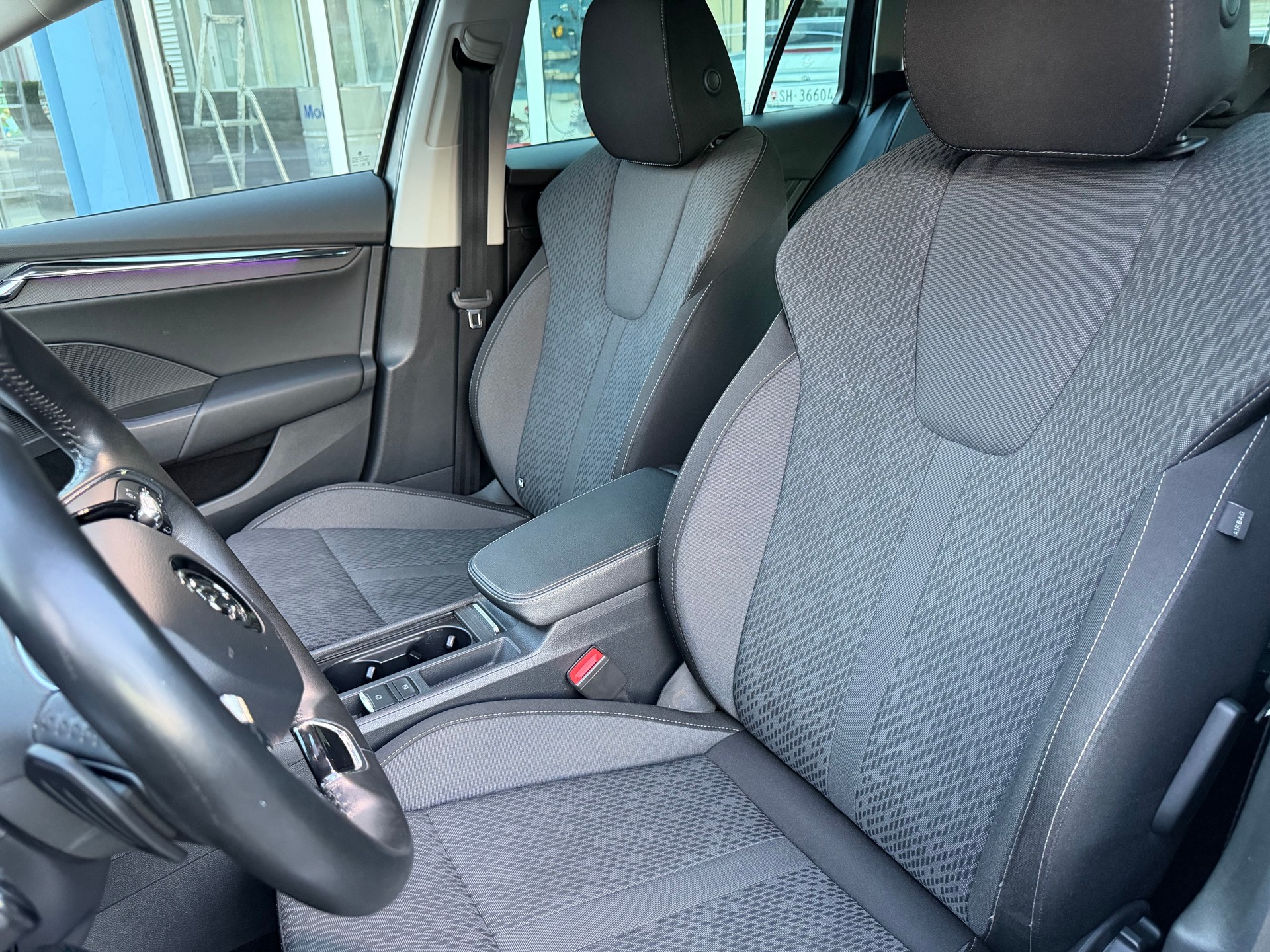 SKODA Octavia Combi 2.0 TDI DSG Style 4x4-image-6