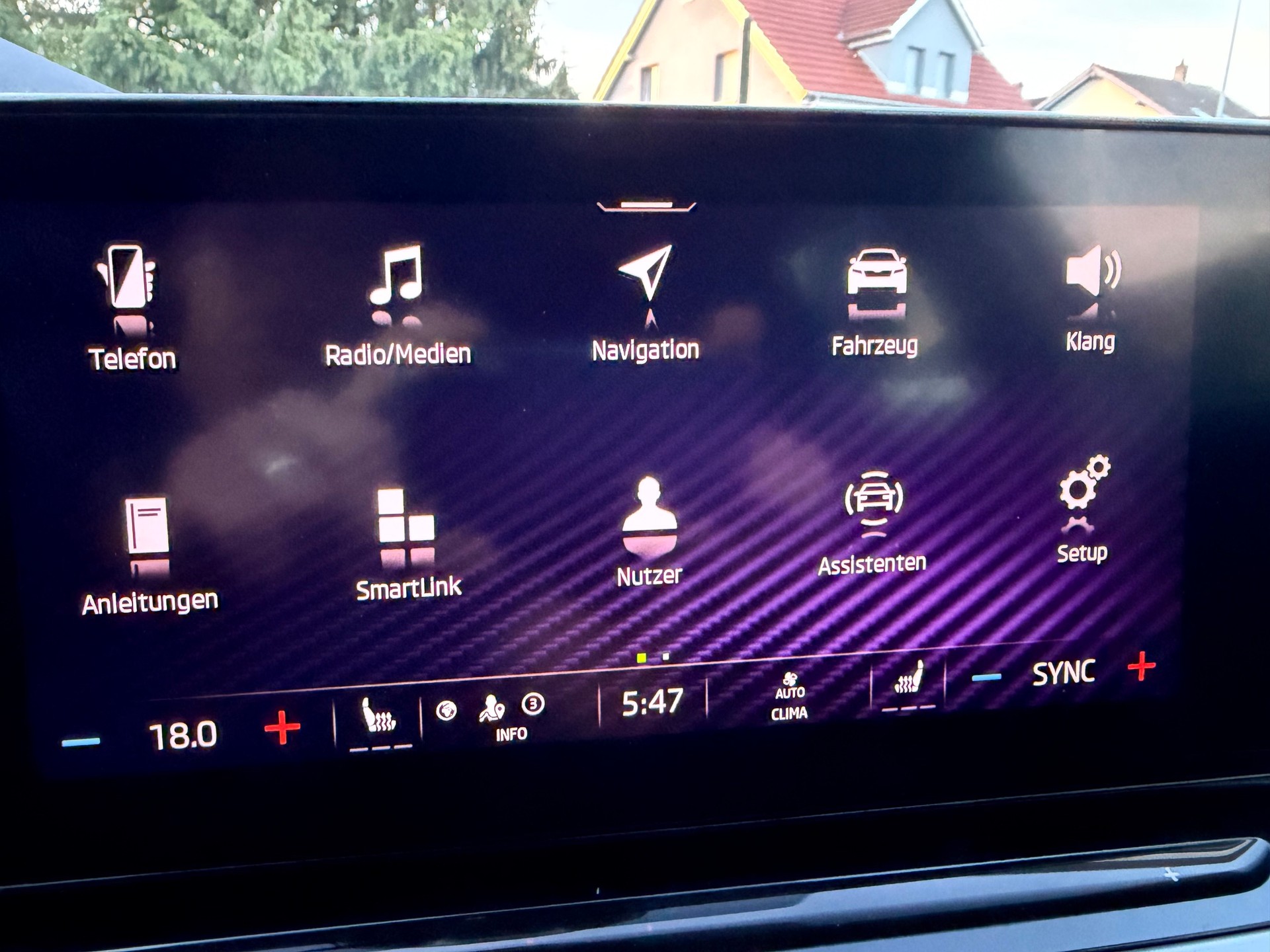 SKODA Octavia Combi 2.0 TDI DSG Style 4x4-image-12