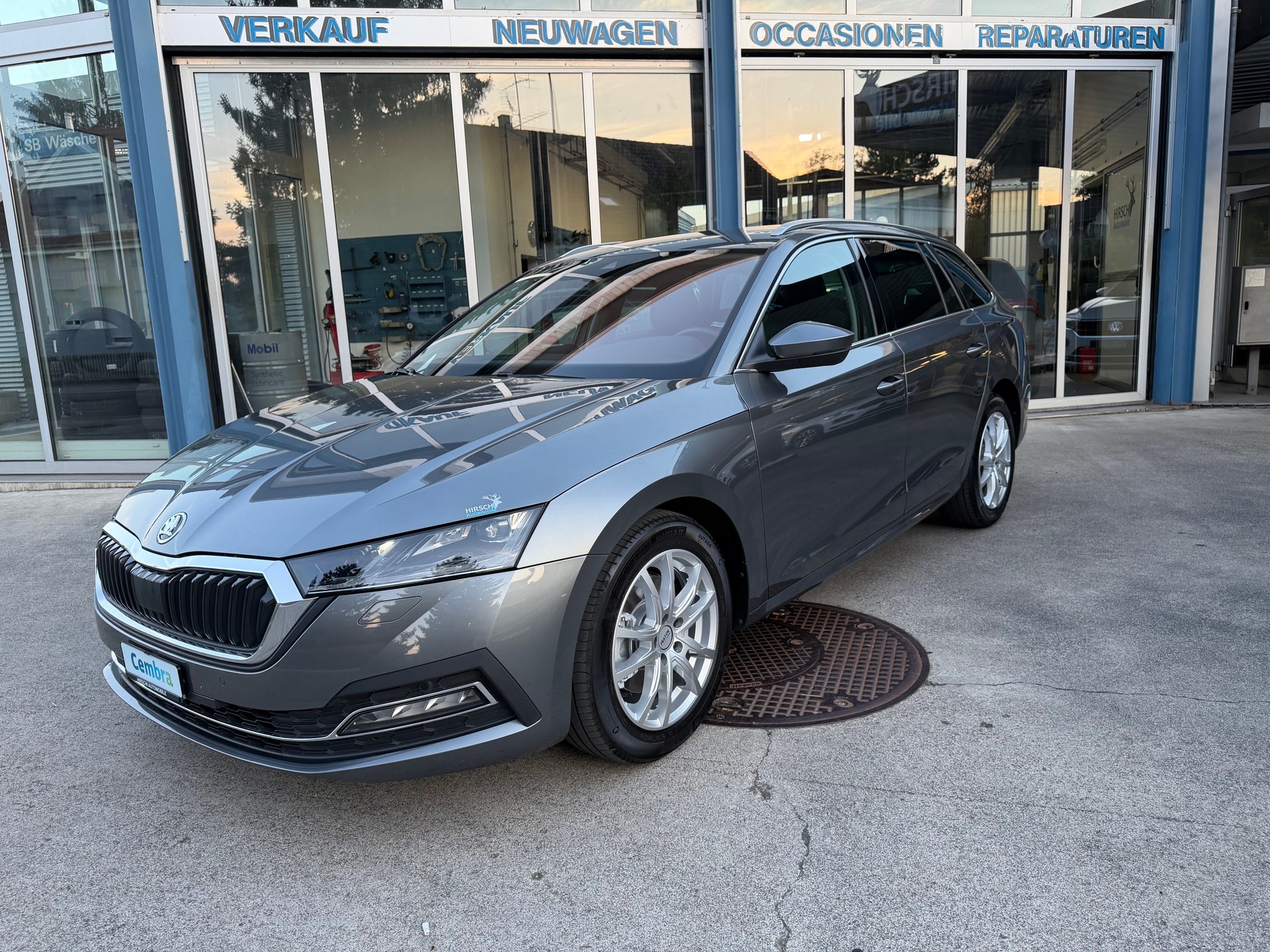 SKODA Octavia Combi 2.0 TDI DSG Style 4x4-image-4