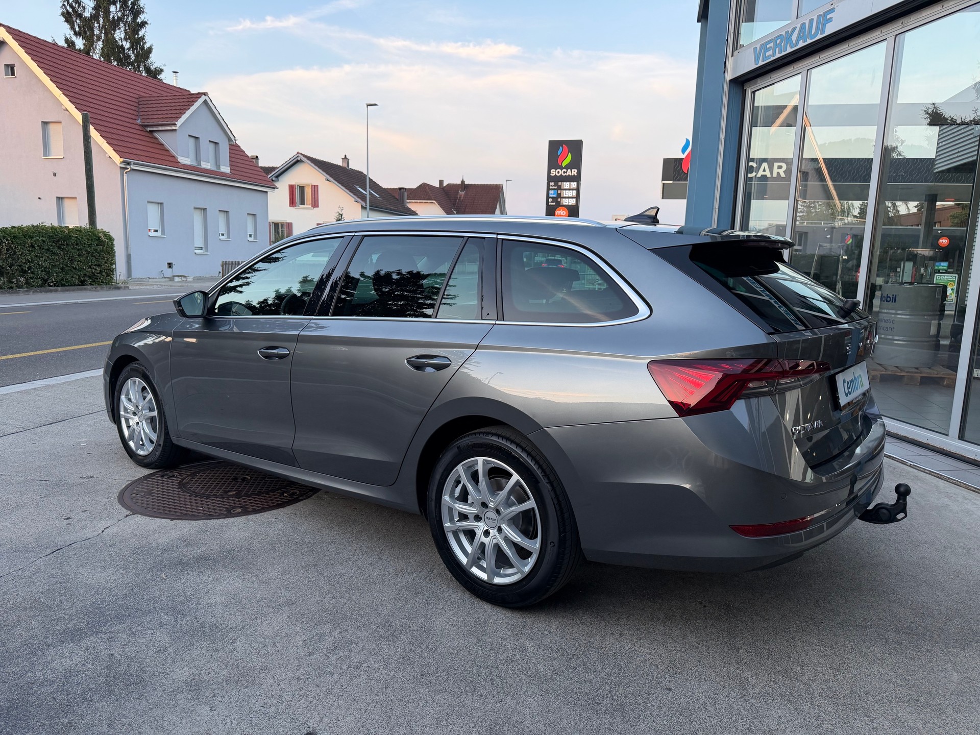 SKODA Octavia Combi 2.0 TDI DSG Style 4x4-image-3