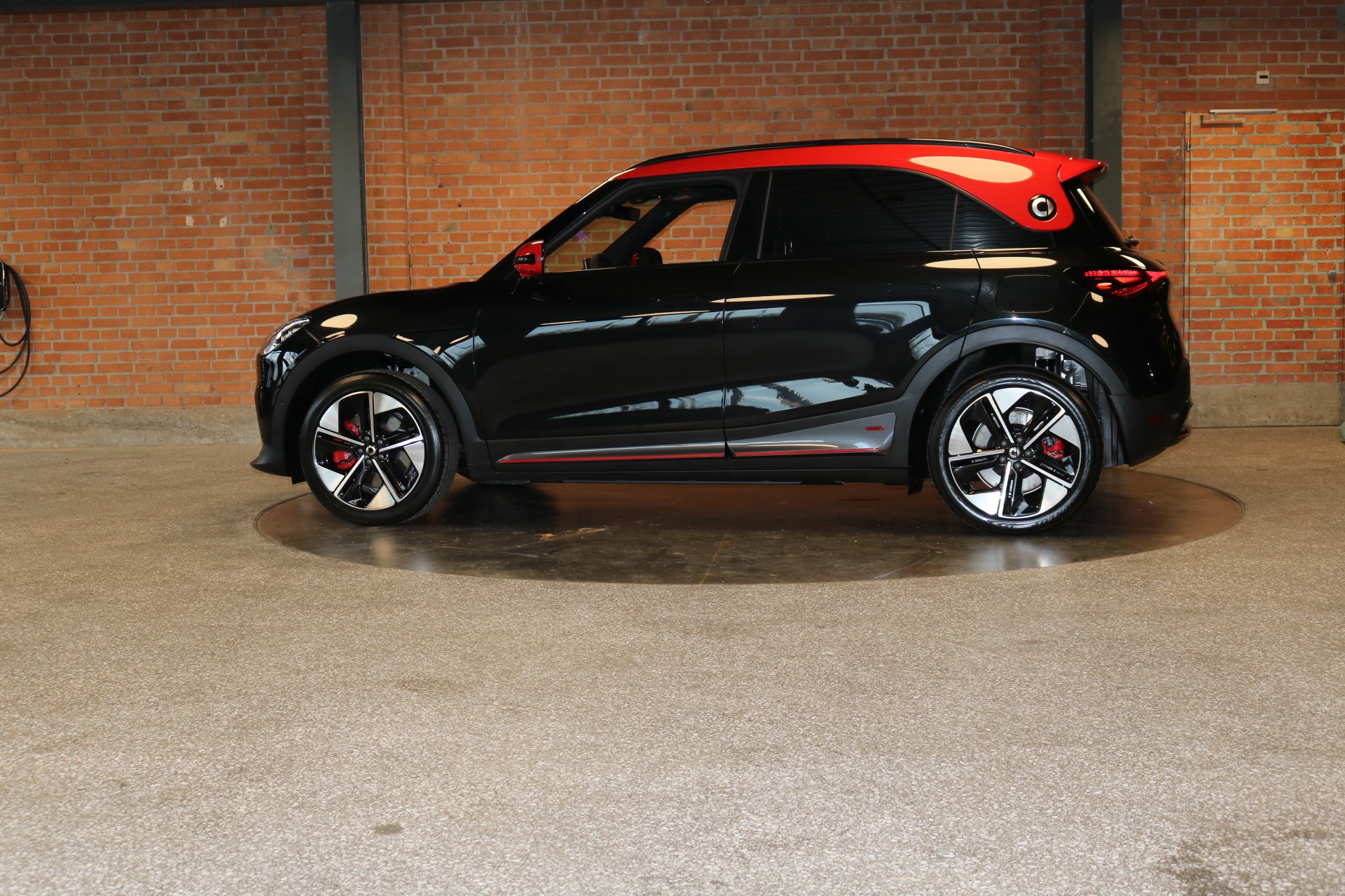 SMART #1 66 kWh Brabus AWD, 428 PS, Aktions-Leasing 0,9%, sofort verfügbar-image-0