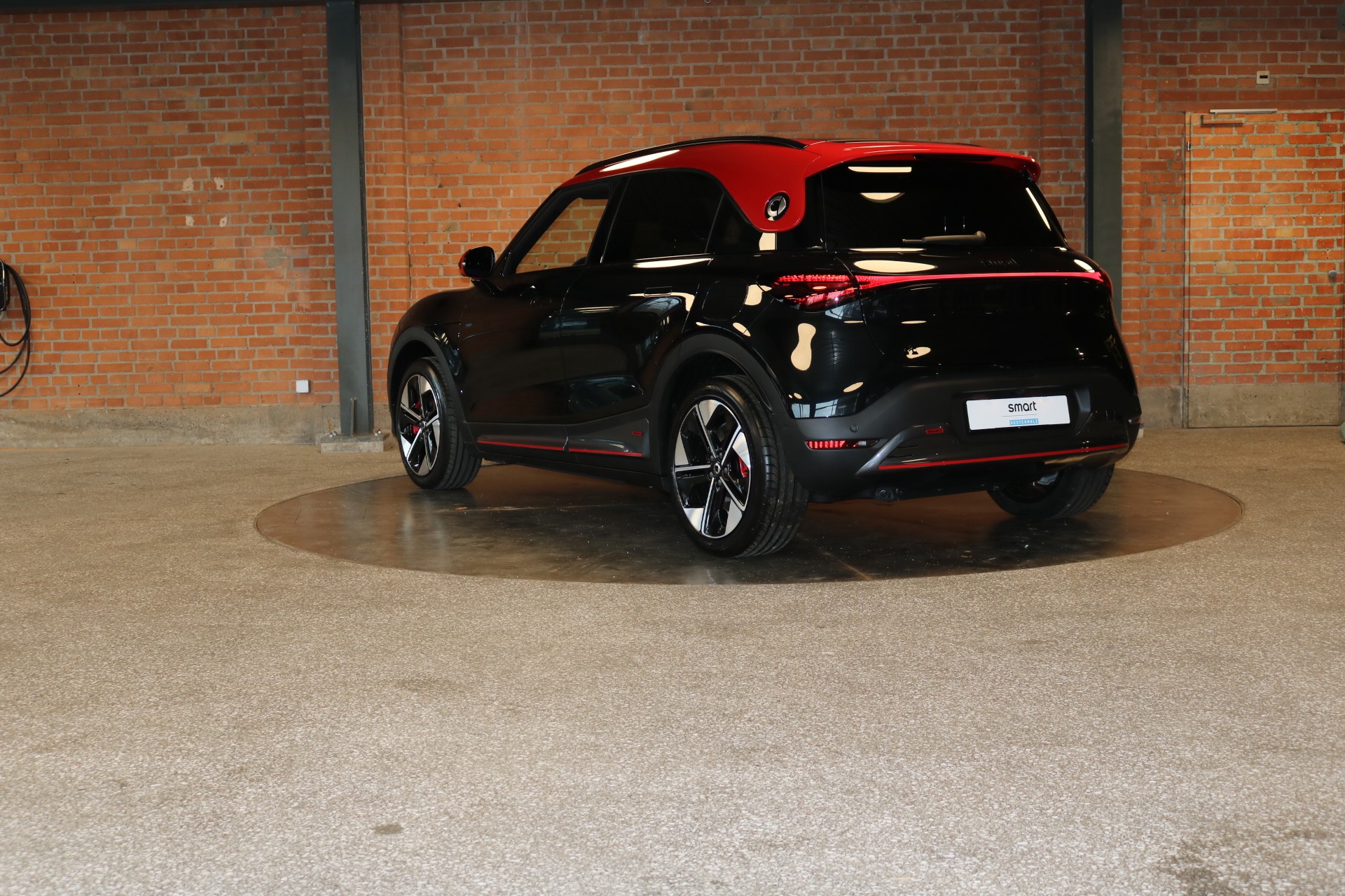SMART #1 66 kWh Brabus AWD, 428 PS, Aktions-Leasing 0,9%, sofort verfügbar-image-1
