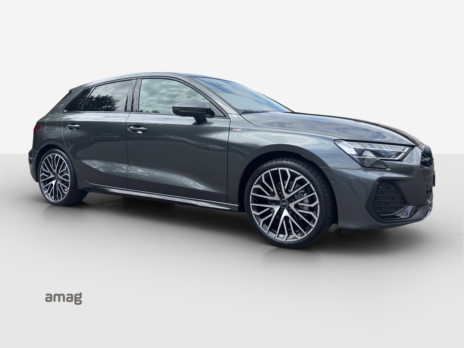 AUDI A3 Sportback TFSI 150 kW quattro S line S tronic-image-5