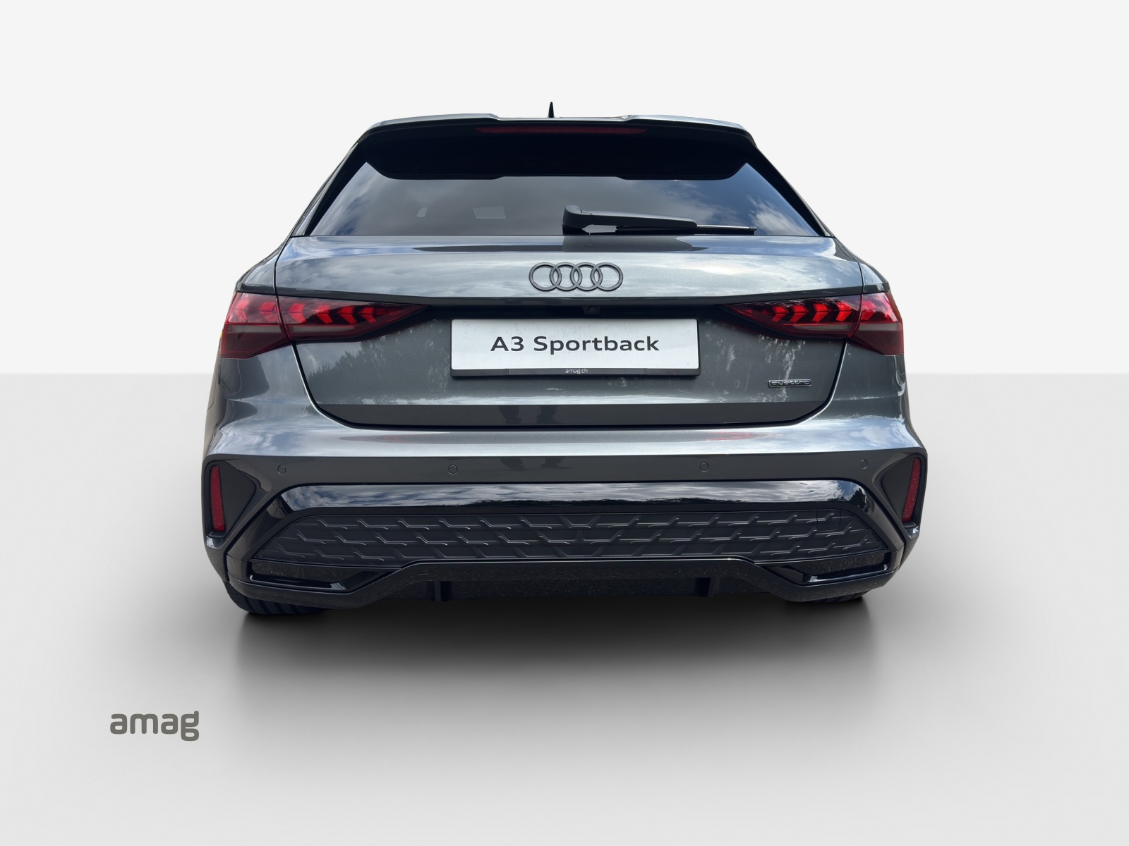 AUDI A3 Sportback TFSI 150 kW quattro S line S tronic-image-3