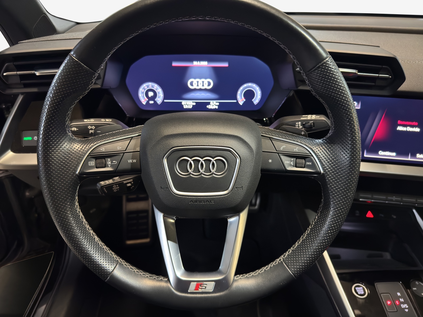 AUDI A3 Sportback 35 TFSI S line Attraction S-tronic-image-9