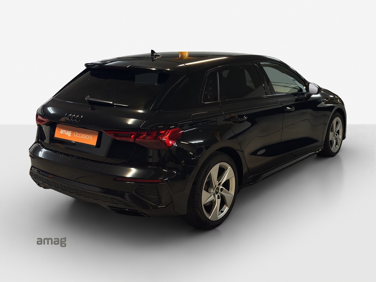 AUDI A3 Sportback 35 TFSI S line Attraction S-tronic-image-4