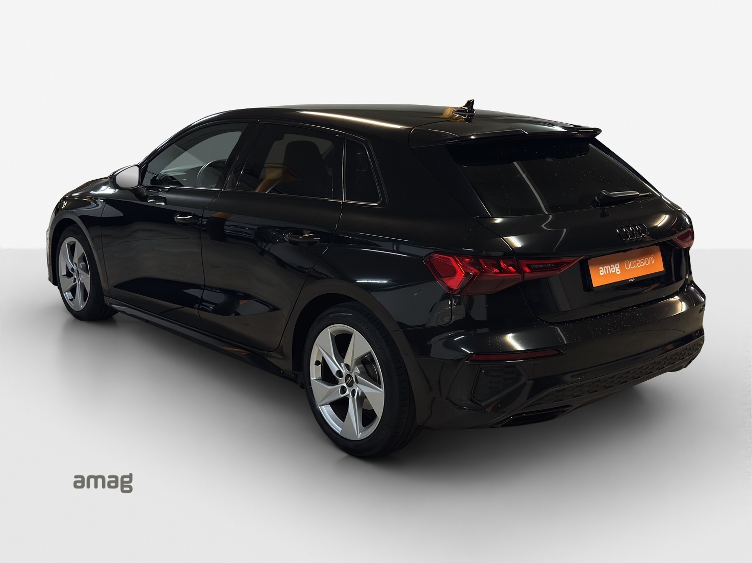 AUDI A3 Sportback 35 TFSI S line Attraction S-tronic-showroom-element-2