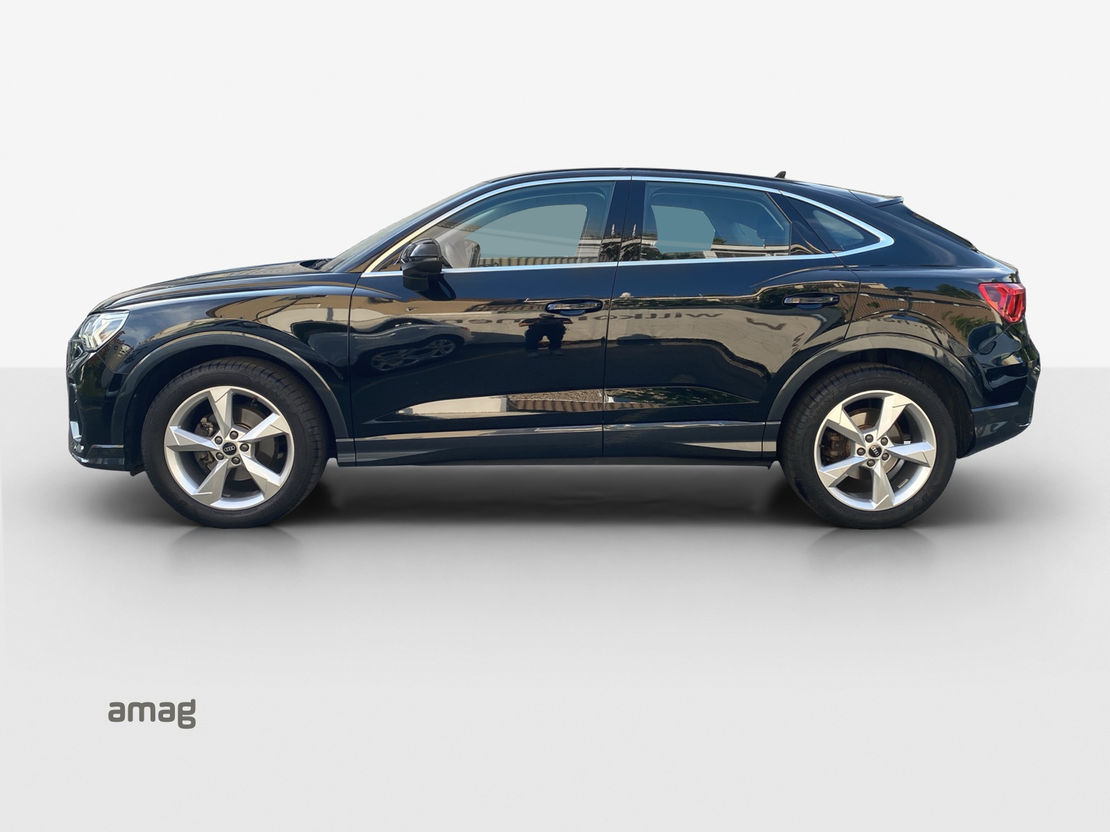 AUDI Q3 Sportback 35 TFSI Attraction S-tronic-image-1