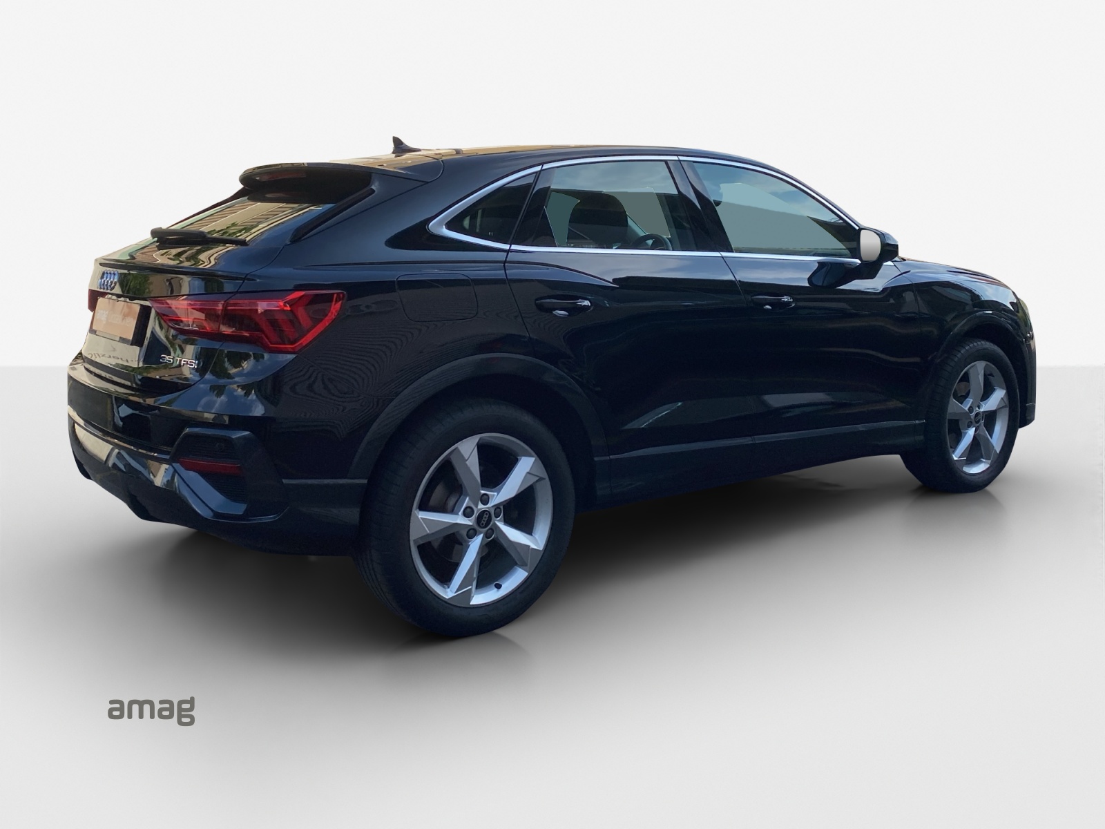 AUDI Q3 Sportback 35 TFSI Attraction S-tronic-image-4