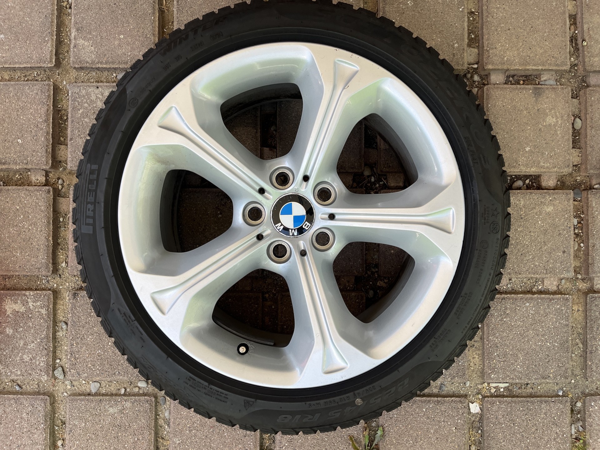 BMW X1 xDrive 28i Steptronic-image-16