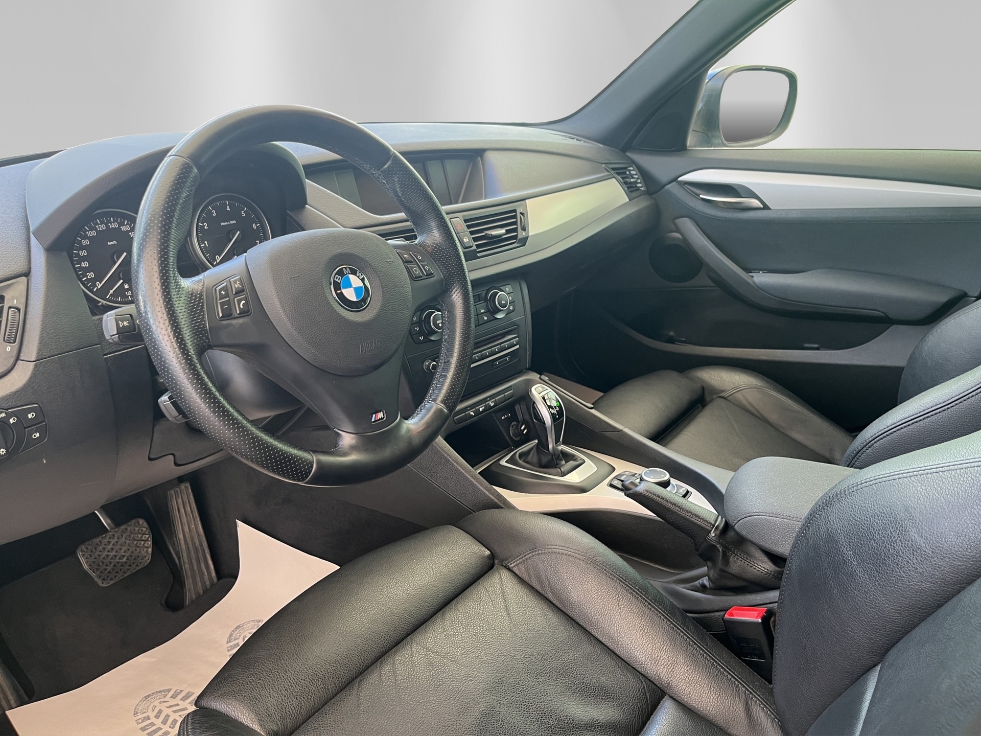 BMW X1 xDrive 28i Steptronic-image-7