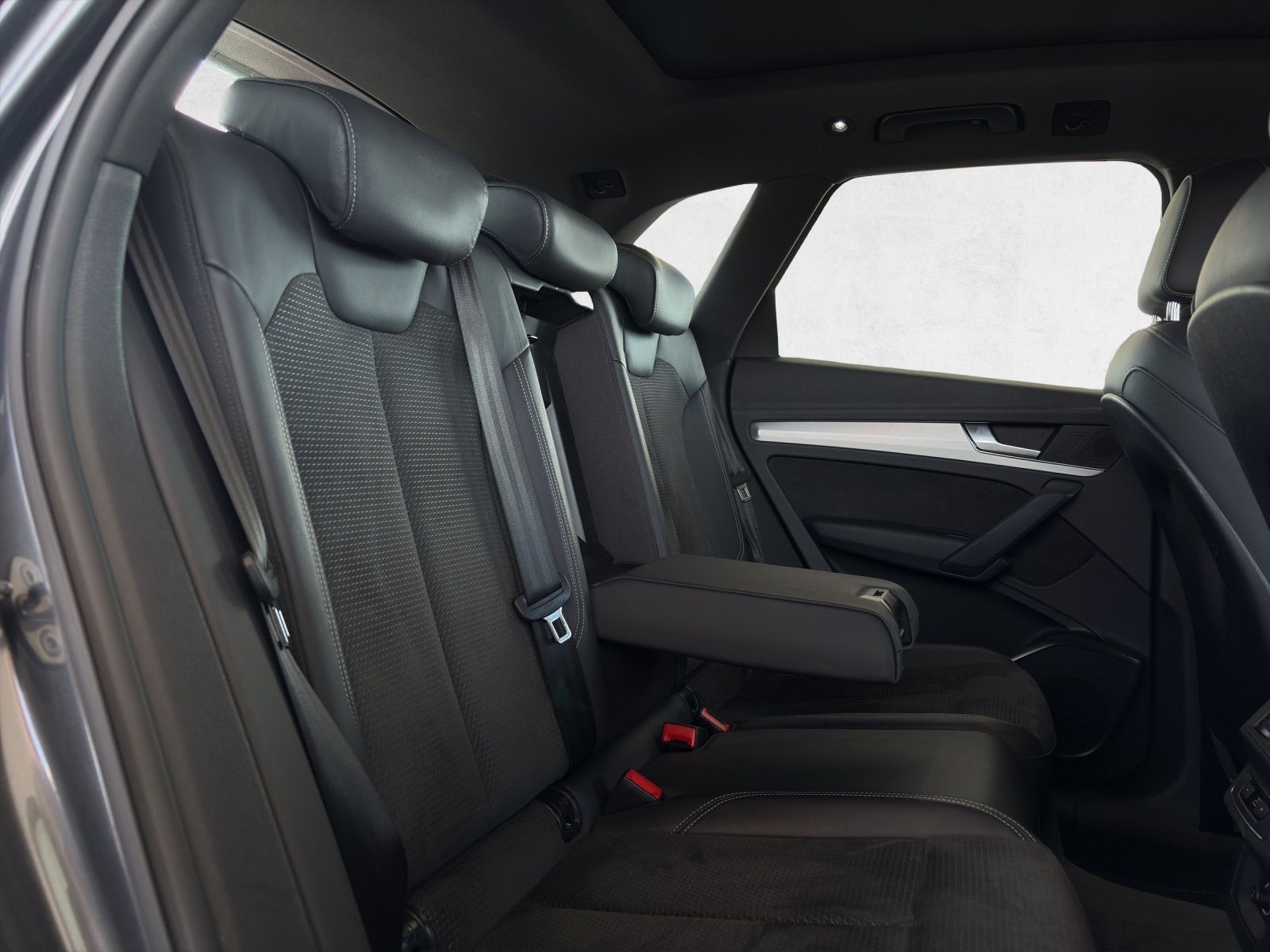 AUDI SQ5 TDI quattro tiptronic-image-17