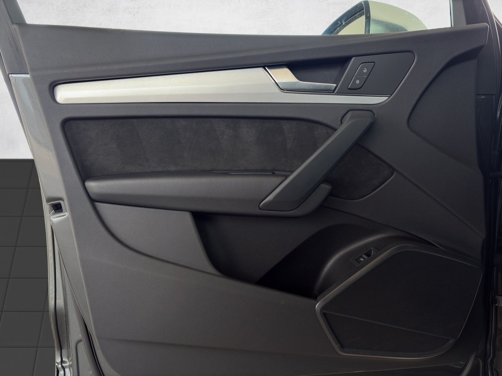 AUDI SQ5 TDI quattro tiptronic-image-15
