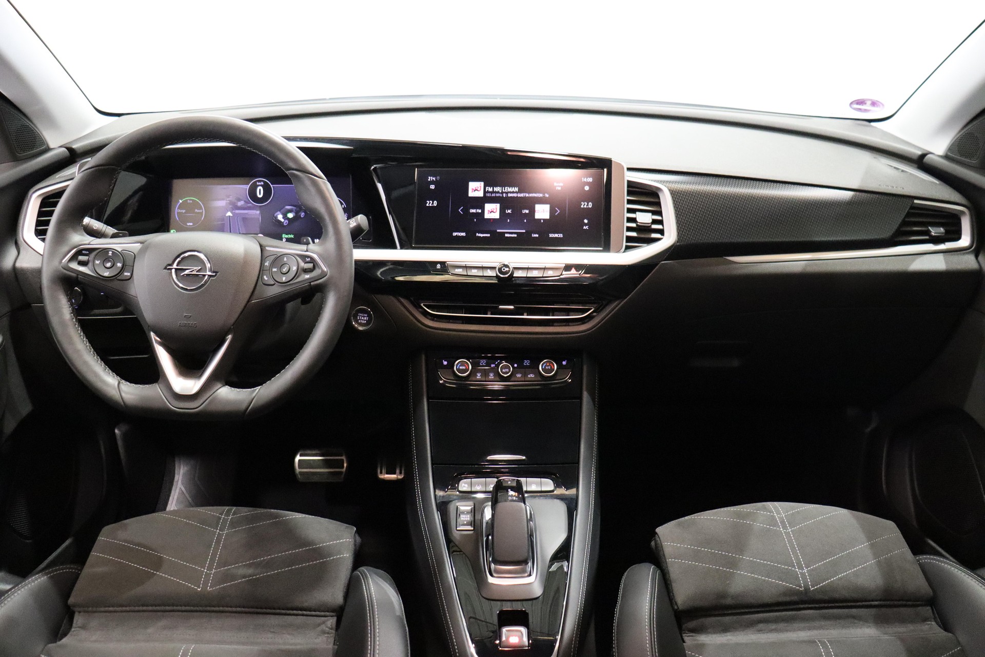OPEL Grandland 1.6 T PHEV Elegance-image-5