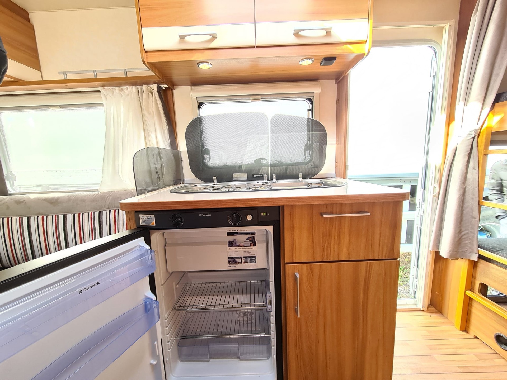 WEINSBERG W561-image-1