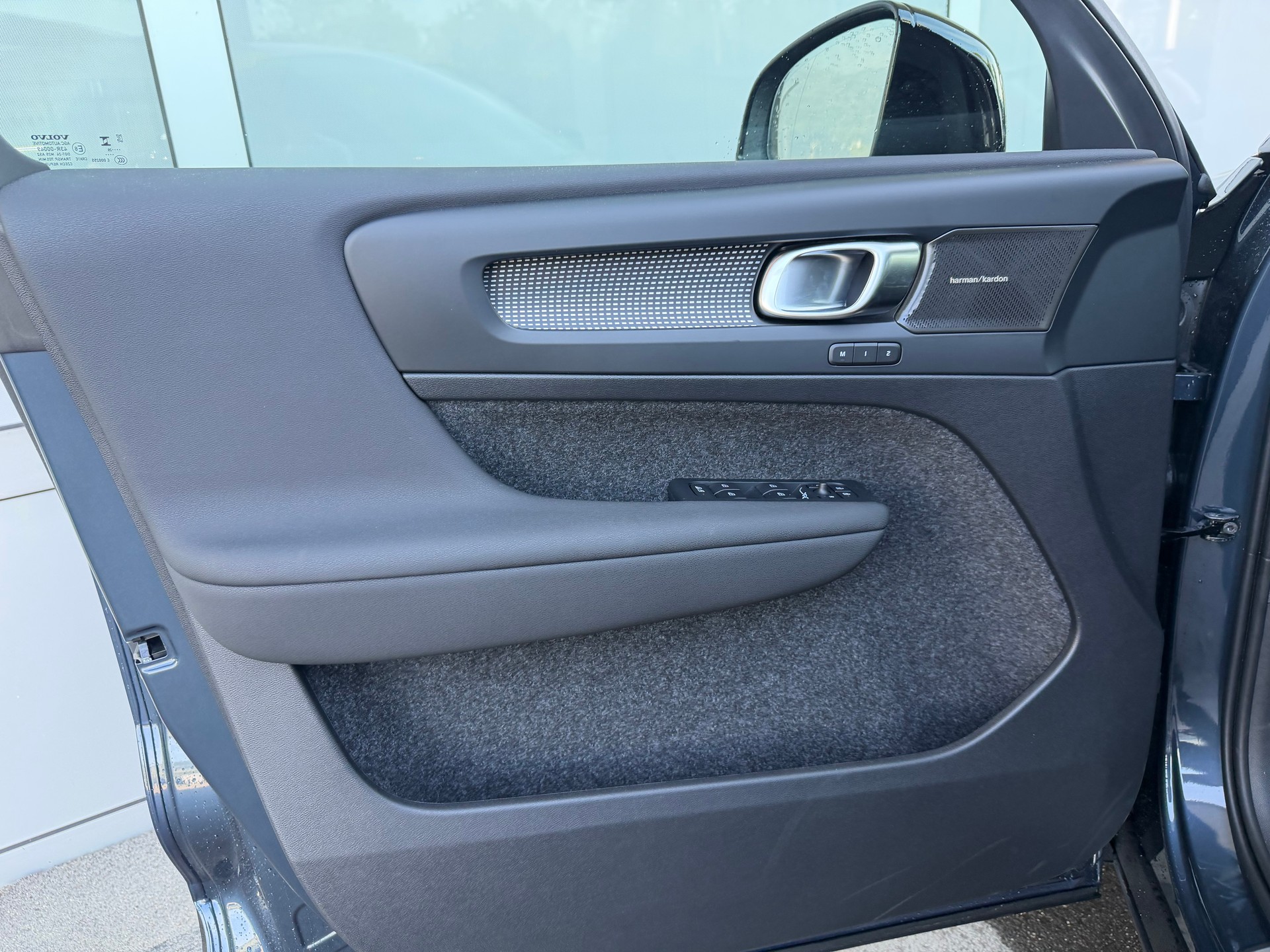 VOLVO EX40 XCENTRIC Twin Motor AWD Ultra-image-11