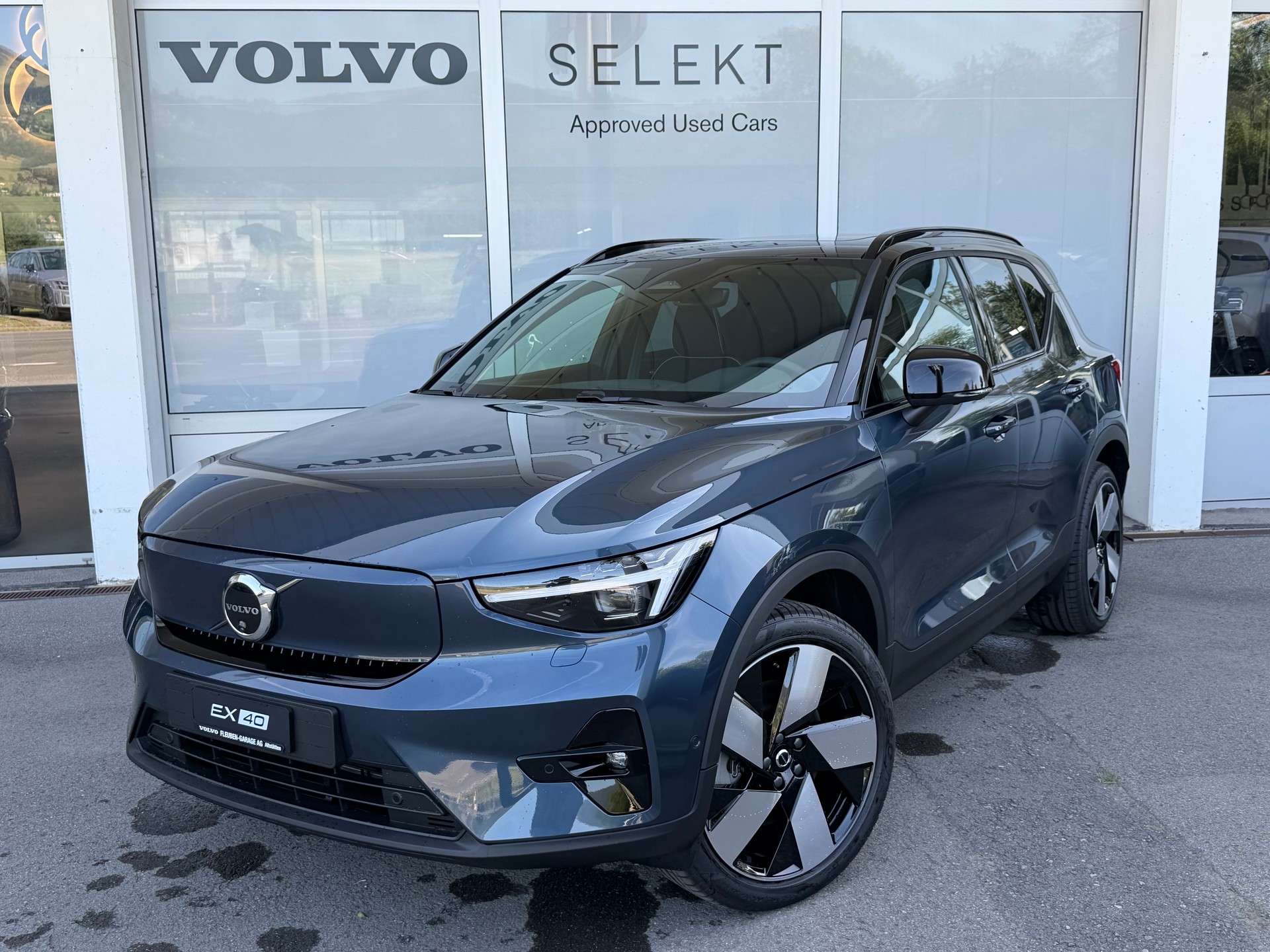 VOLVO EX40 XCENTRIC Twin Motor AWD Ultra-image-0