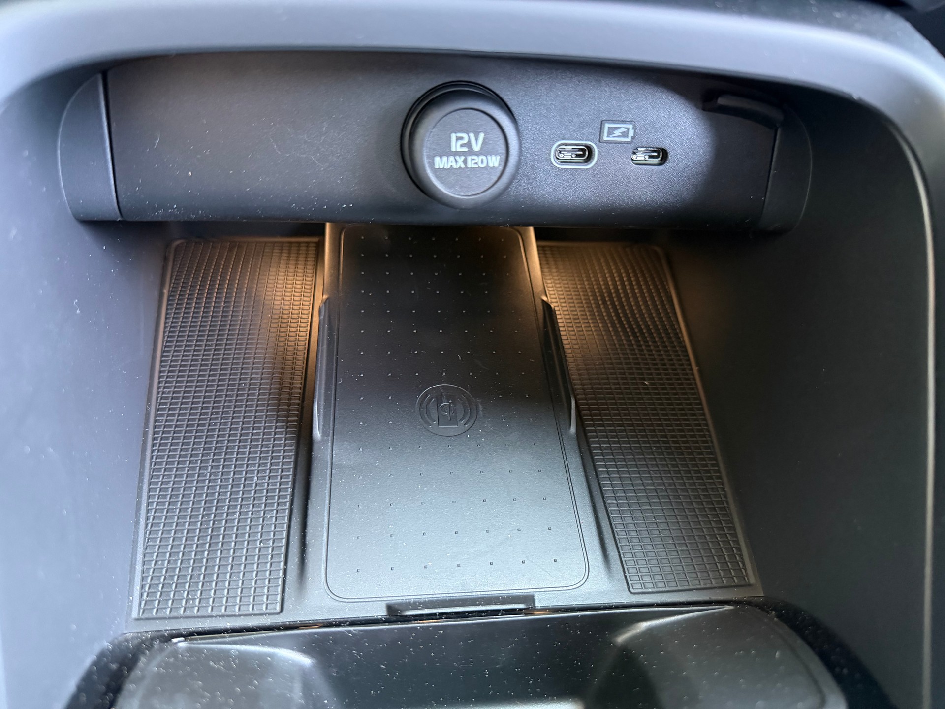 VOLVO EX40 XCENTRIC Twin Motor AWD Ultra-image-15