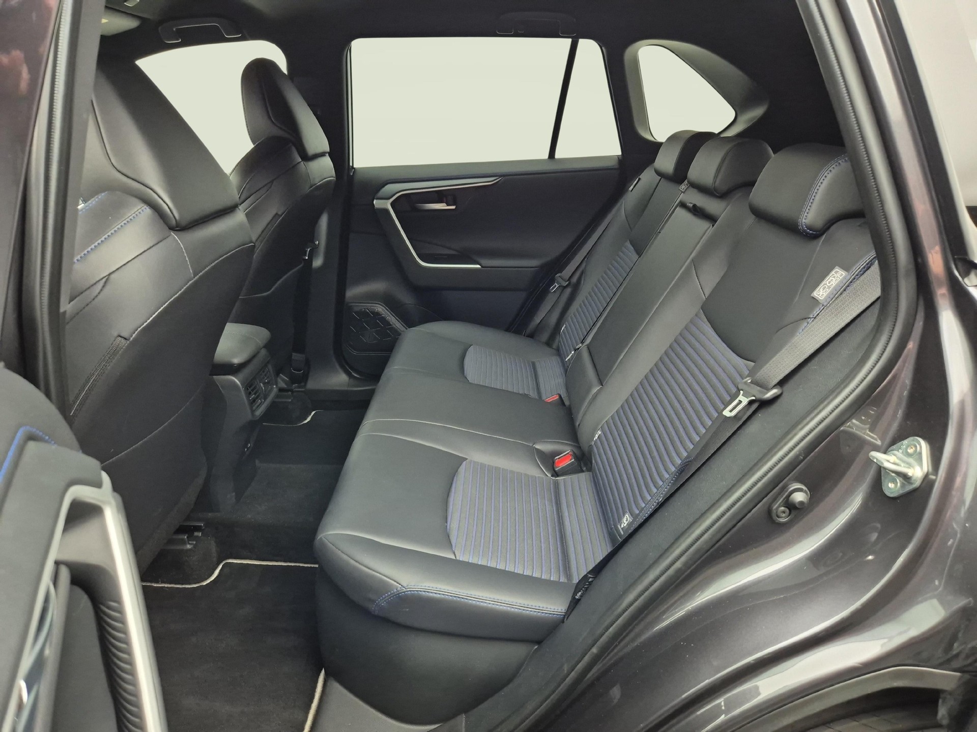 TOYOTA RAV4 2.5 HEV Style-image-3