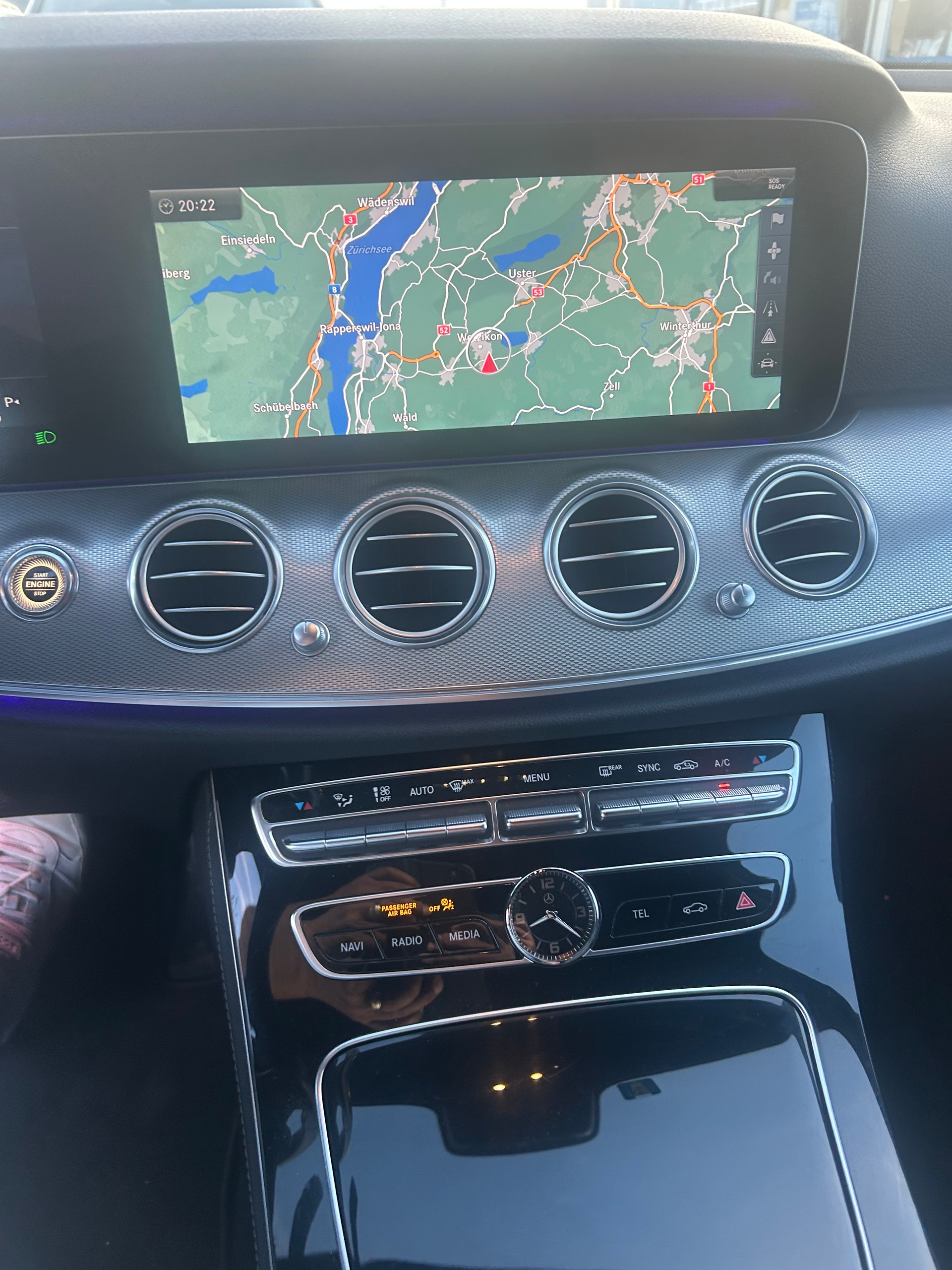 MERCEDES-BENZ E 220 d Avantgarde 9G-Tronic-image-3