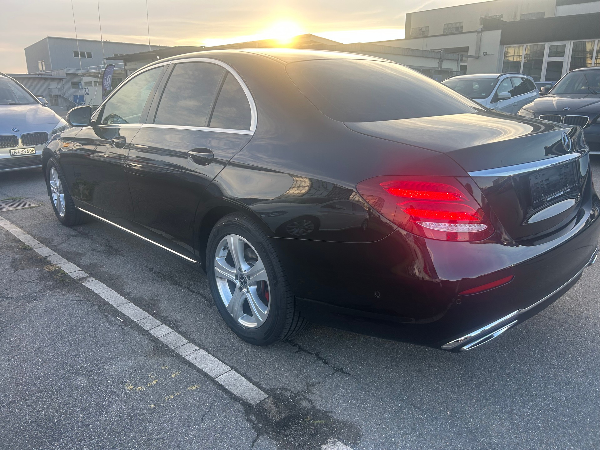 MERCEDES-BENZ E 220 d Avantgarde 9G-Tronic-image-10