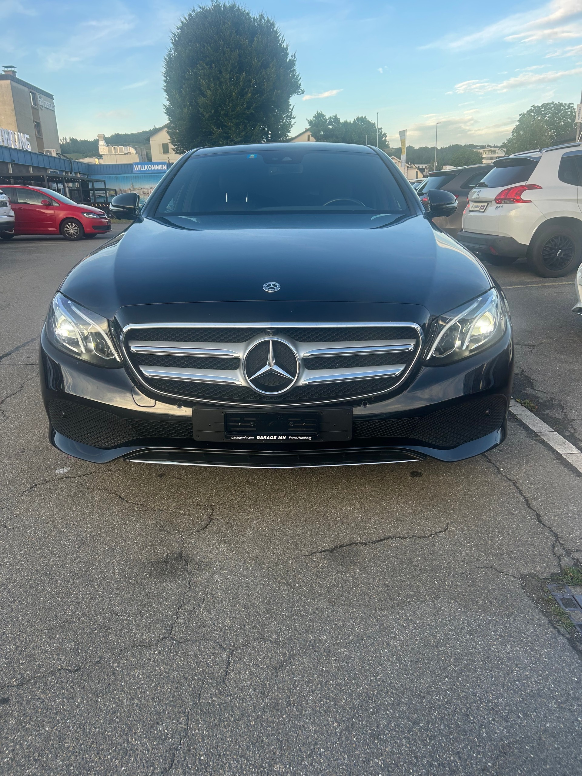 MERCEDES-BENZ E 220 d Avantgarde 9G-Tronic-image-6