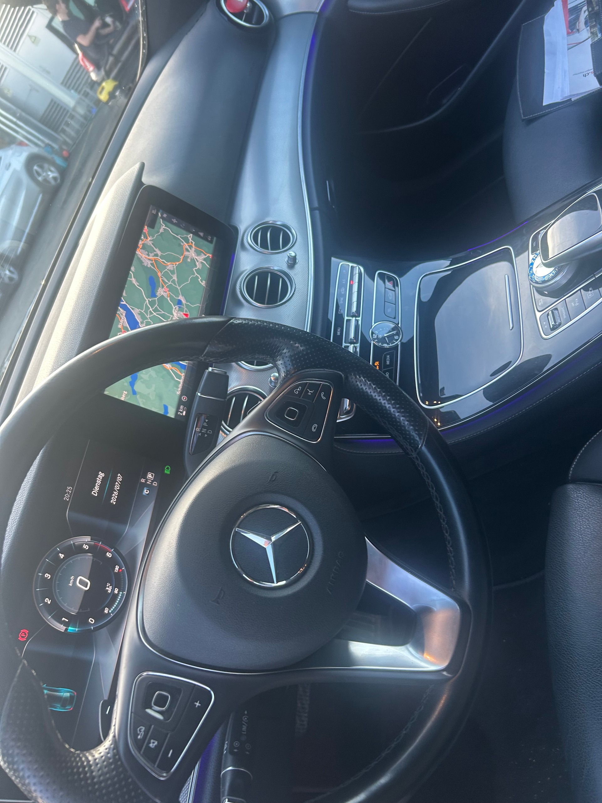 MERCEDES-BENZ E 220 d Avantgarde 9G-Tronic-image-4