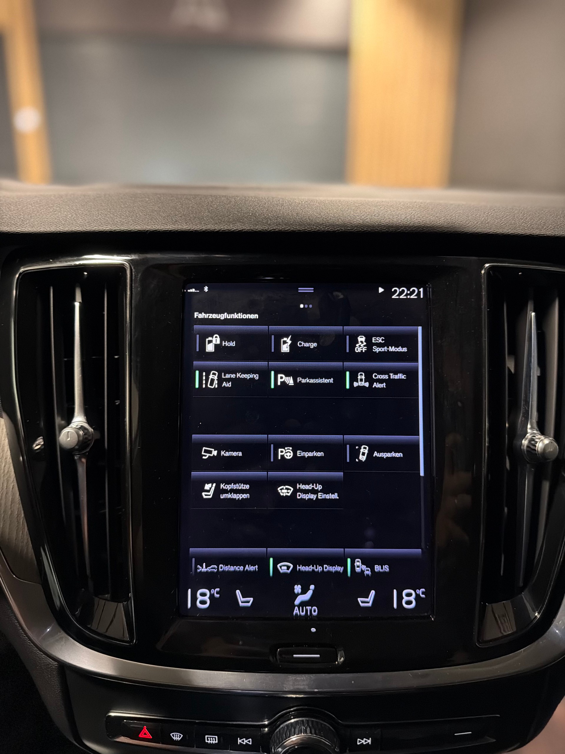 VOLVO V60 T6 eAWD Twin Engine Inscription Expression Geartronic-image-13