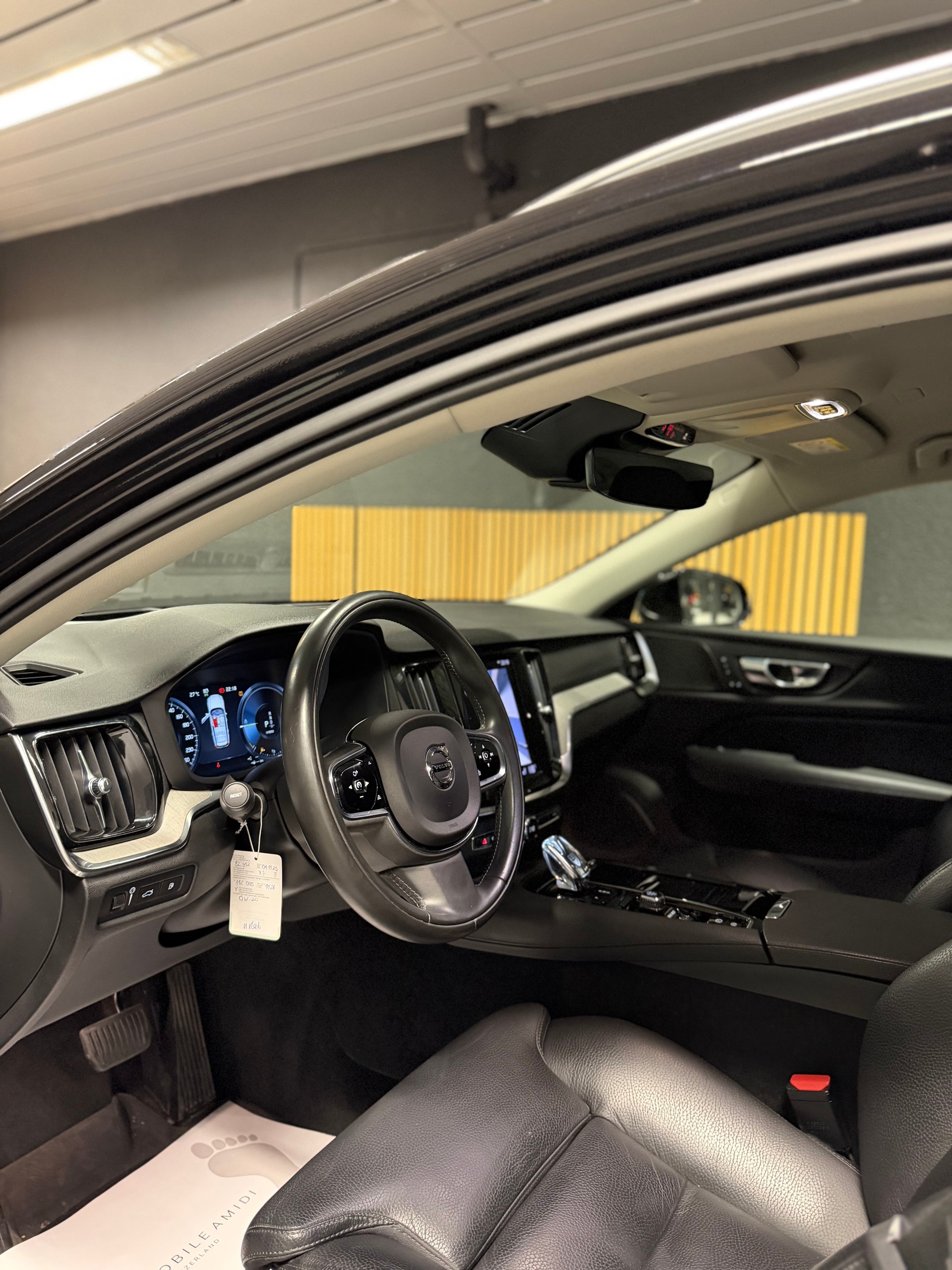 VOLVO V60 T6 eAWD Twin Engine Inscription Expression Geartronic-image-6