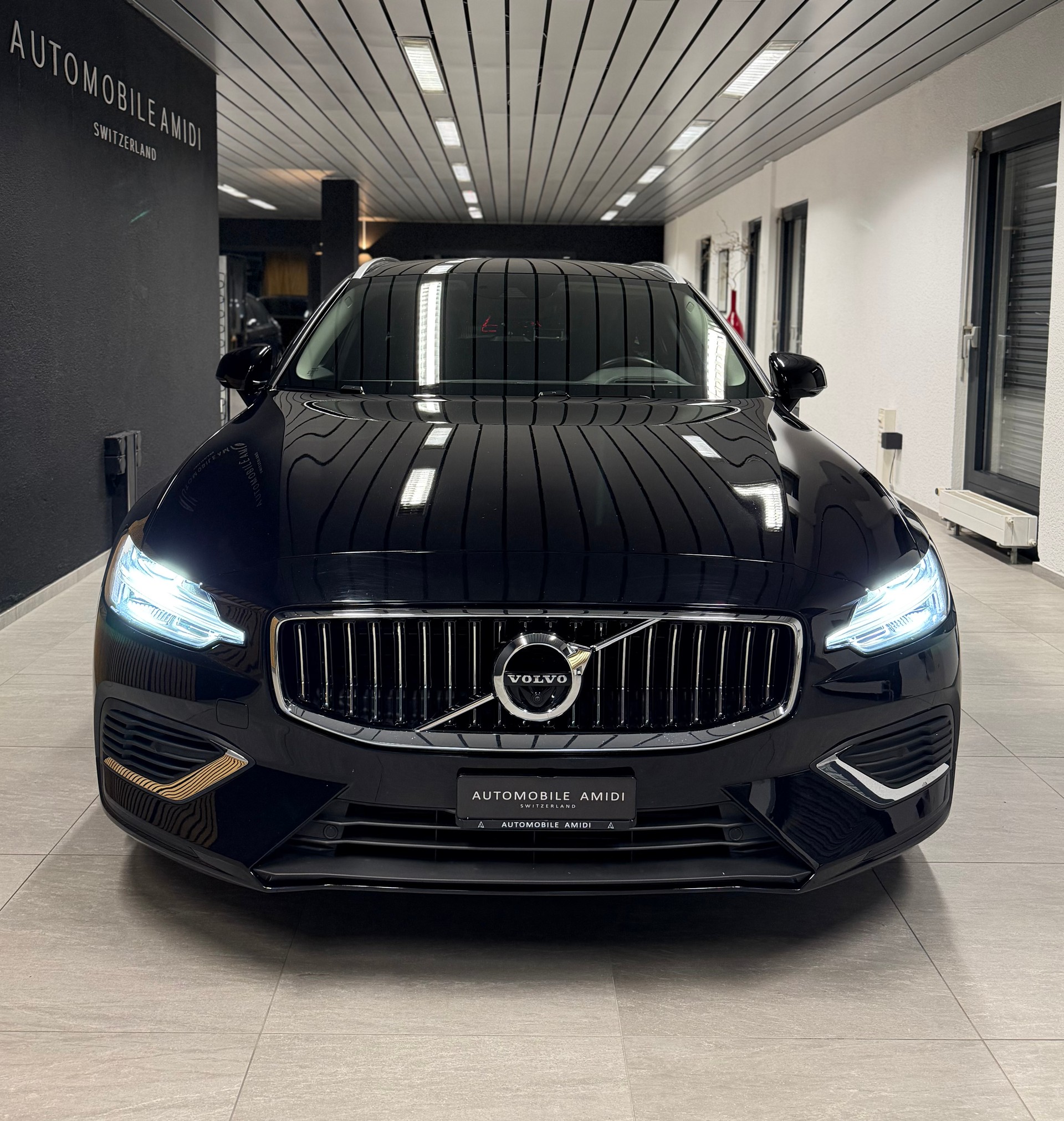 VOLVO V60 T6 eAWD Twin Engine Inscription Expression Geartronic-showroom-element-1