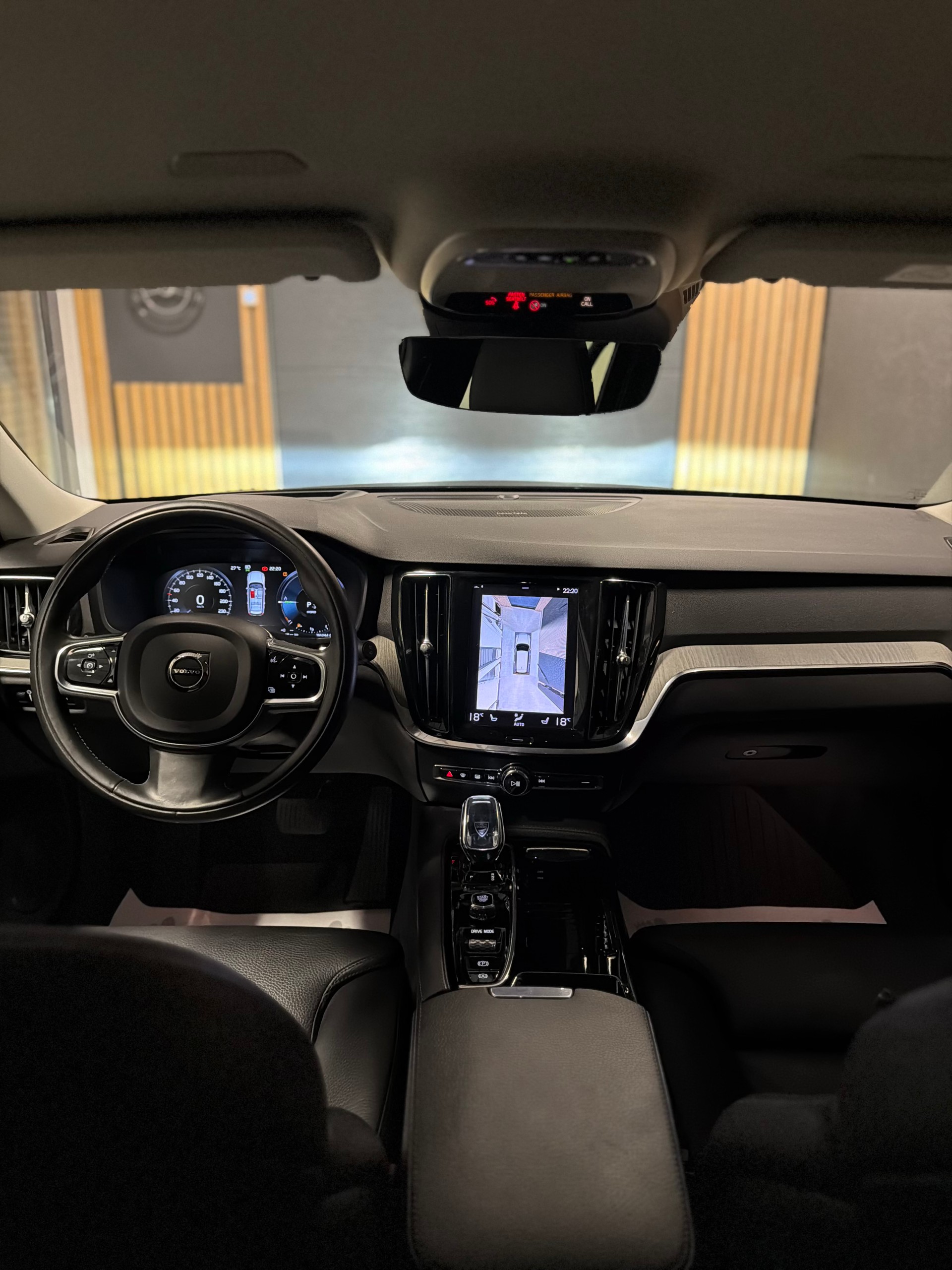 VOLVO V60 T6 eAWD Twin Engine Inscription Expression Geartronic-image-5
