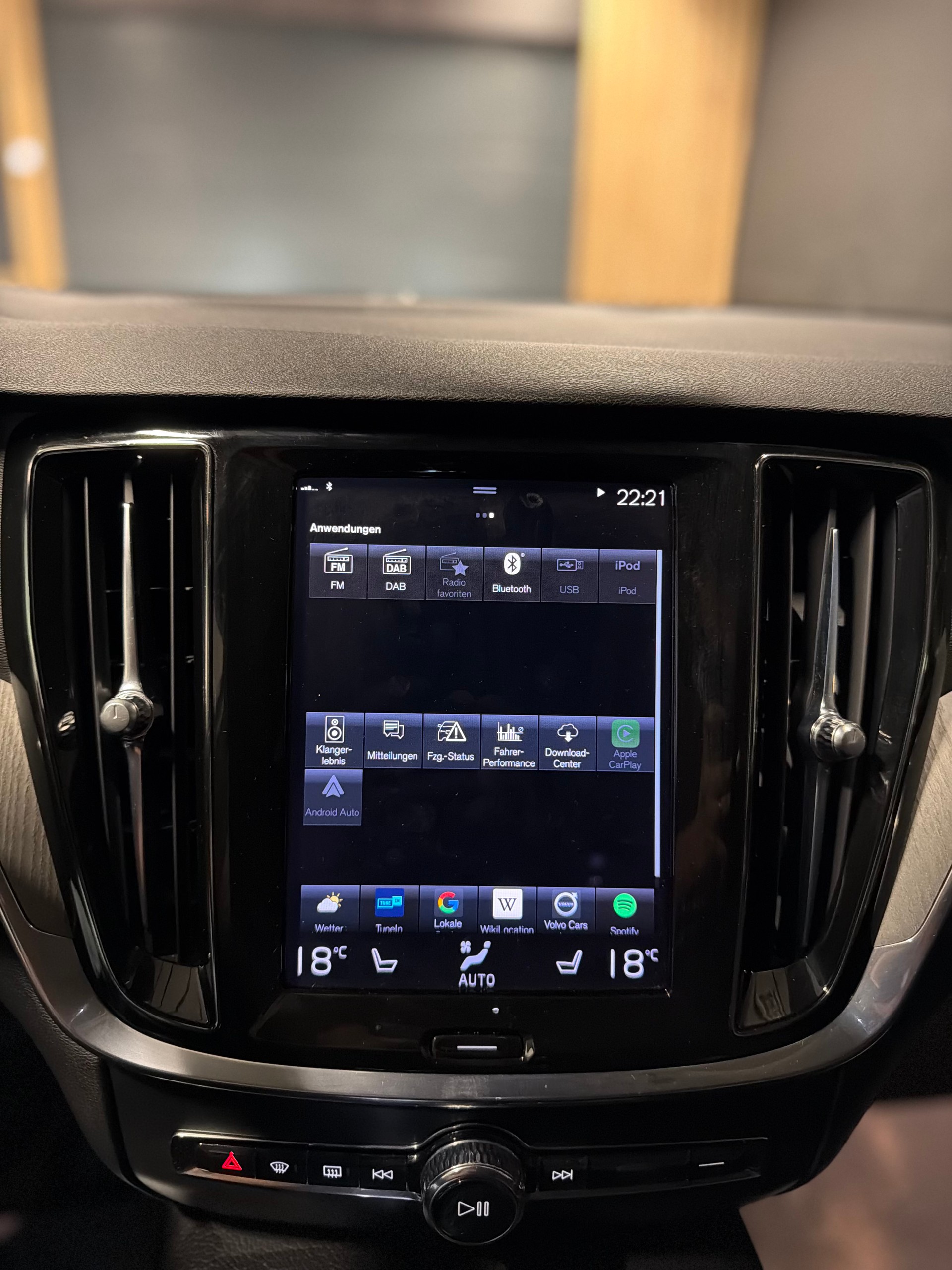 VOLVO V60 T6 eAWD Twin Engine Inscription Expression Geartronic-image-12