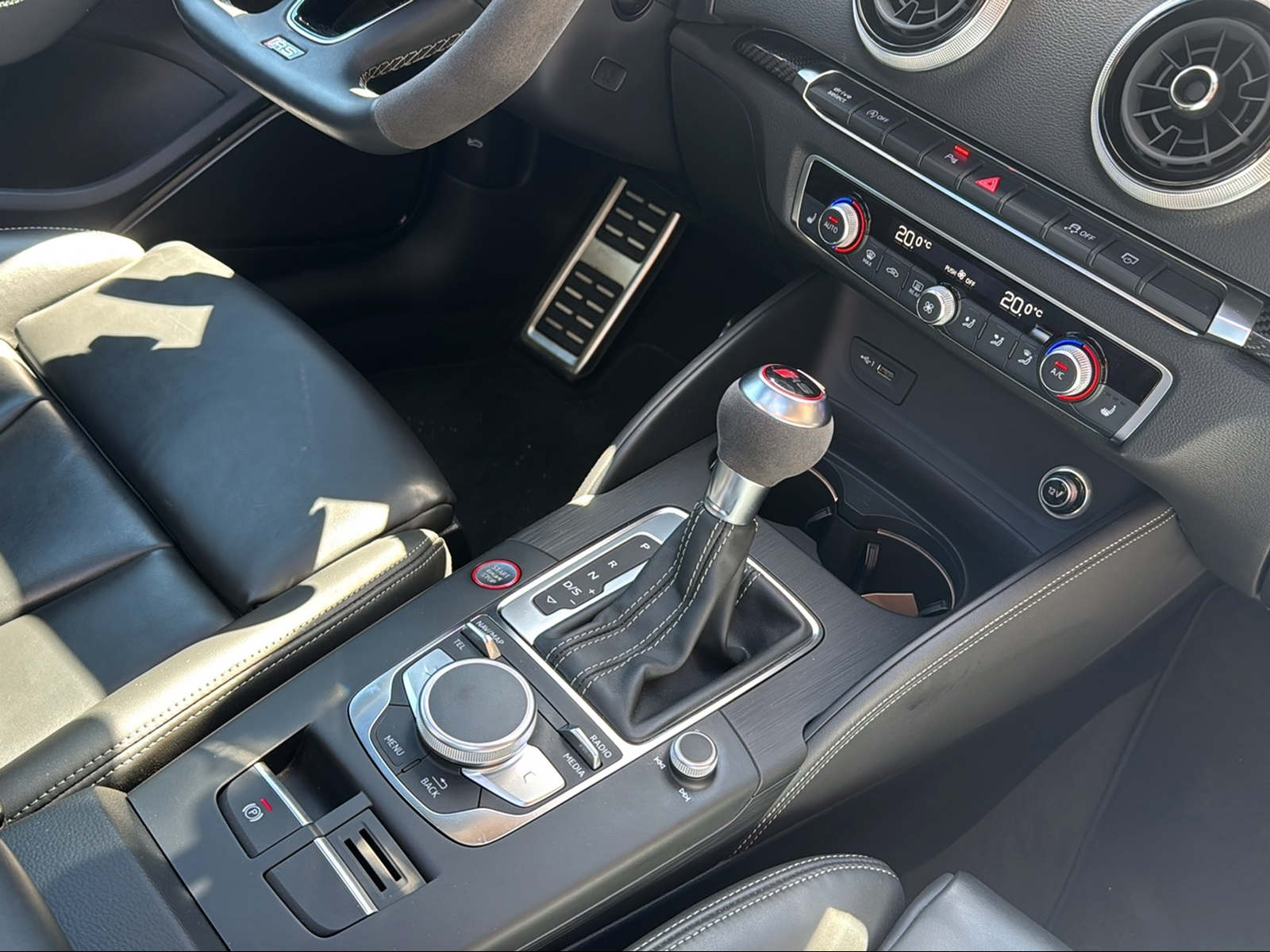 AUDI RS3 Sportback 2.5 TSI quattro S-tronic-image-14