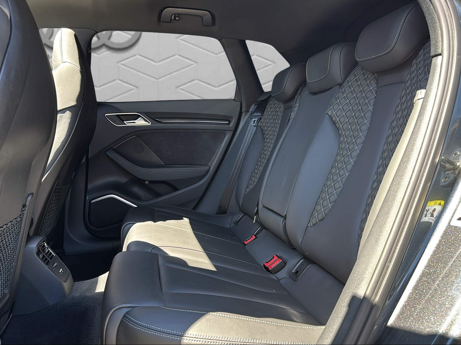 AUDI RS3 Sportback 2.5 TSI quattro S-tronic-image-15