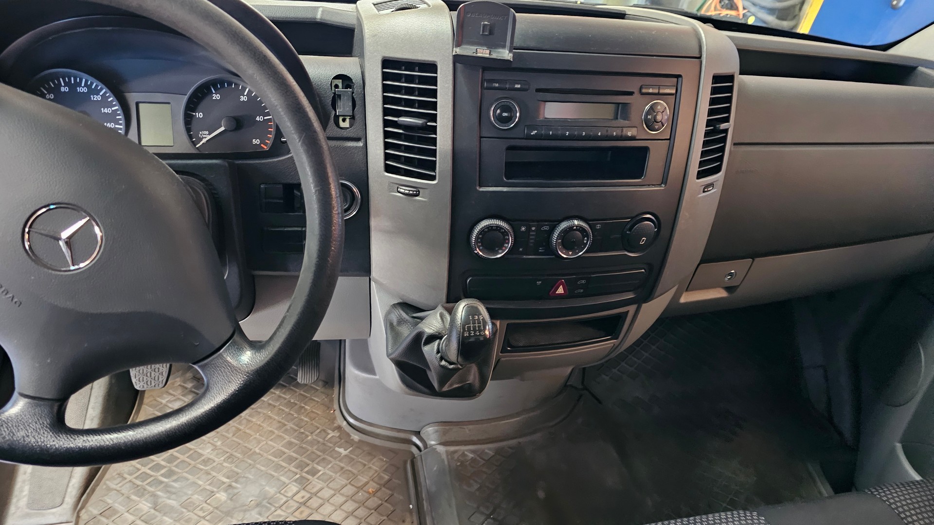 MERCEDES-BENZ Sprinter 311 CDI Standard-image-9