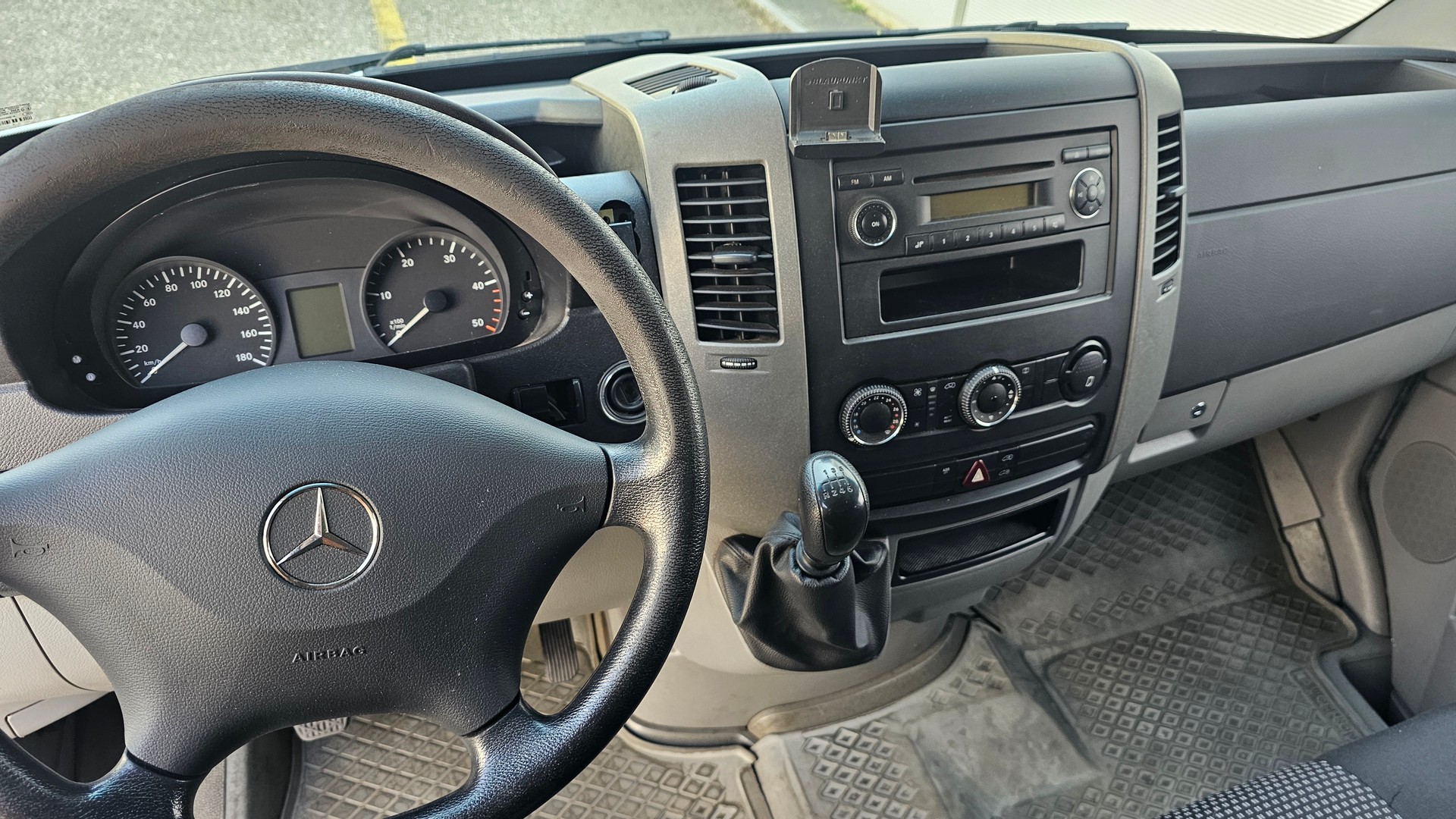 MERCEDES-BENZ Sprinter 311 CDI Standard-image-8