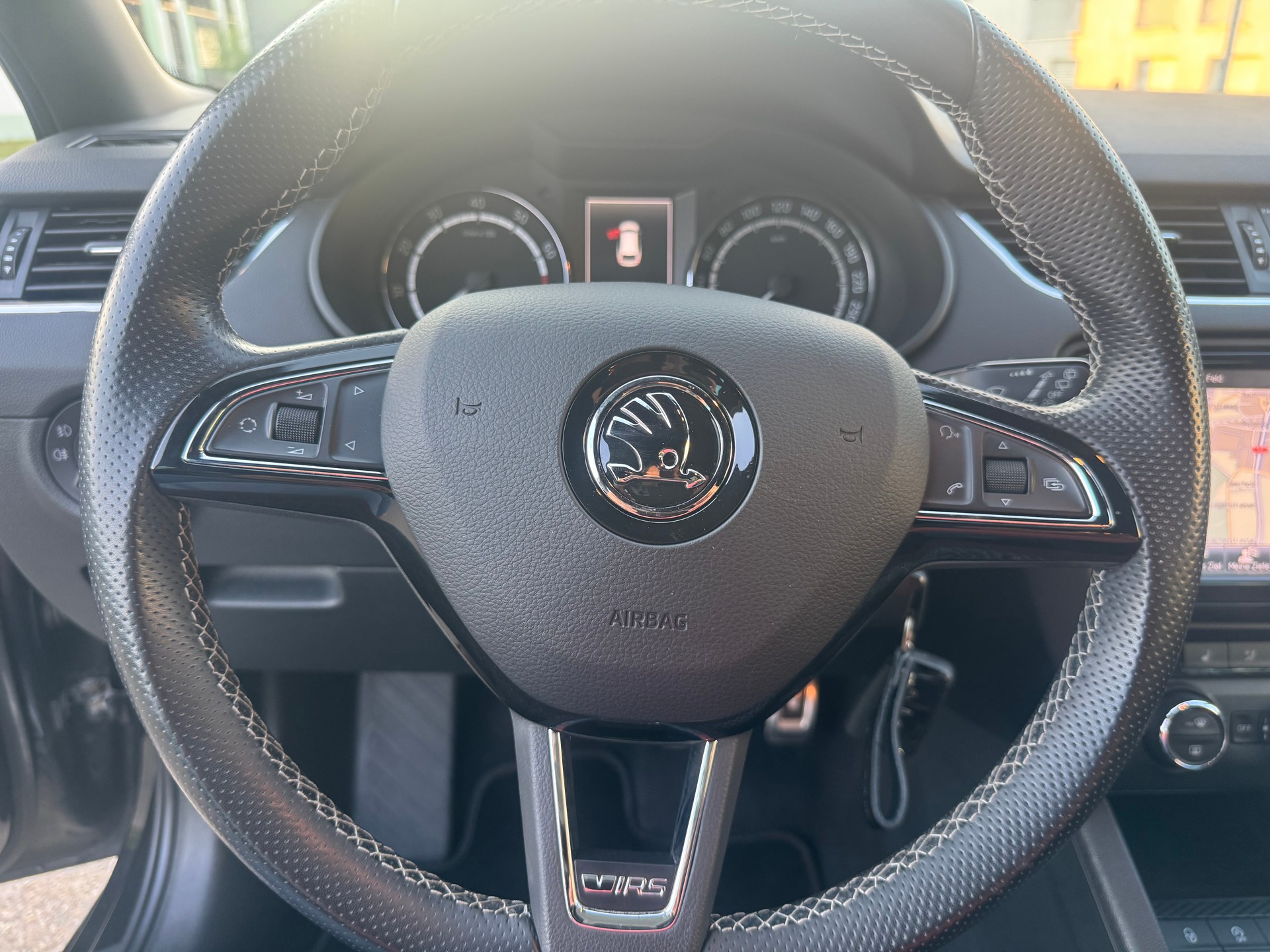 SKODA Octavia Combi 2.0 TSI RS-image-14