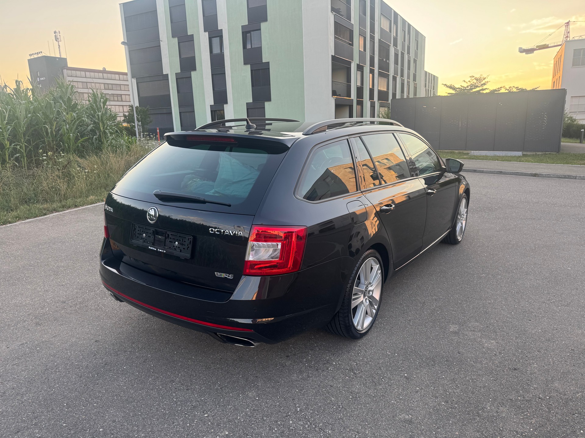 SKODA Octavia Combi 2.0 TSI RS-image-6