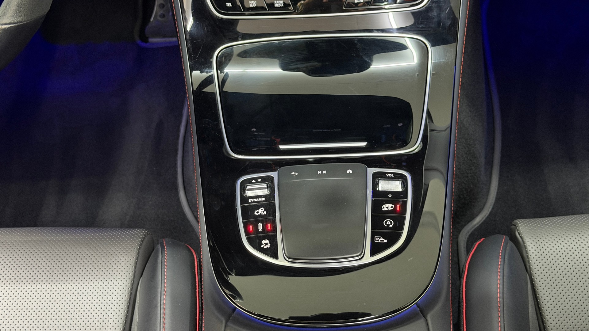 MERCEDES-BENZ AMG E 53 T 4Matic+ Speedshift 9G-TCT-image-16