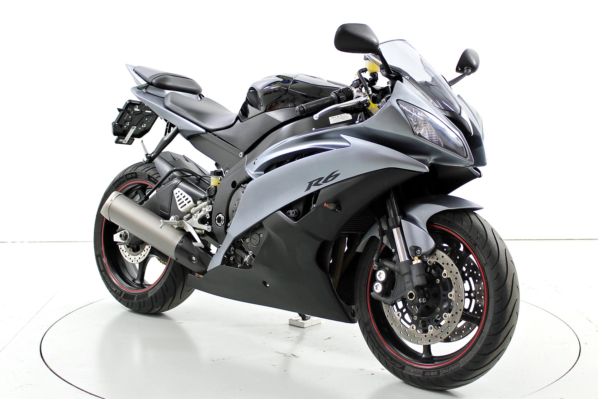 YAMAHA YZF-R6-showroom-element-1