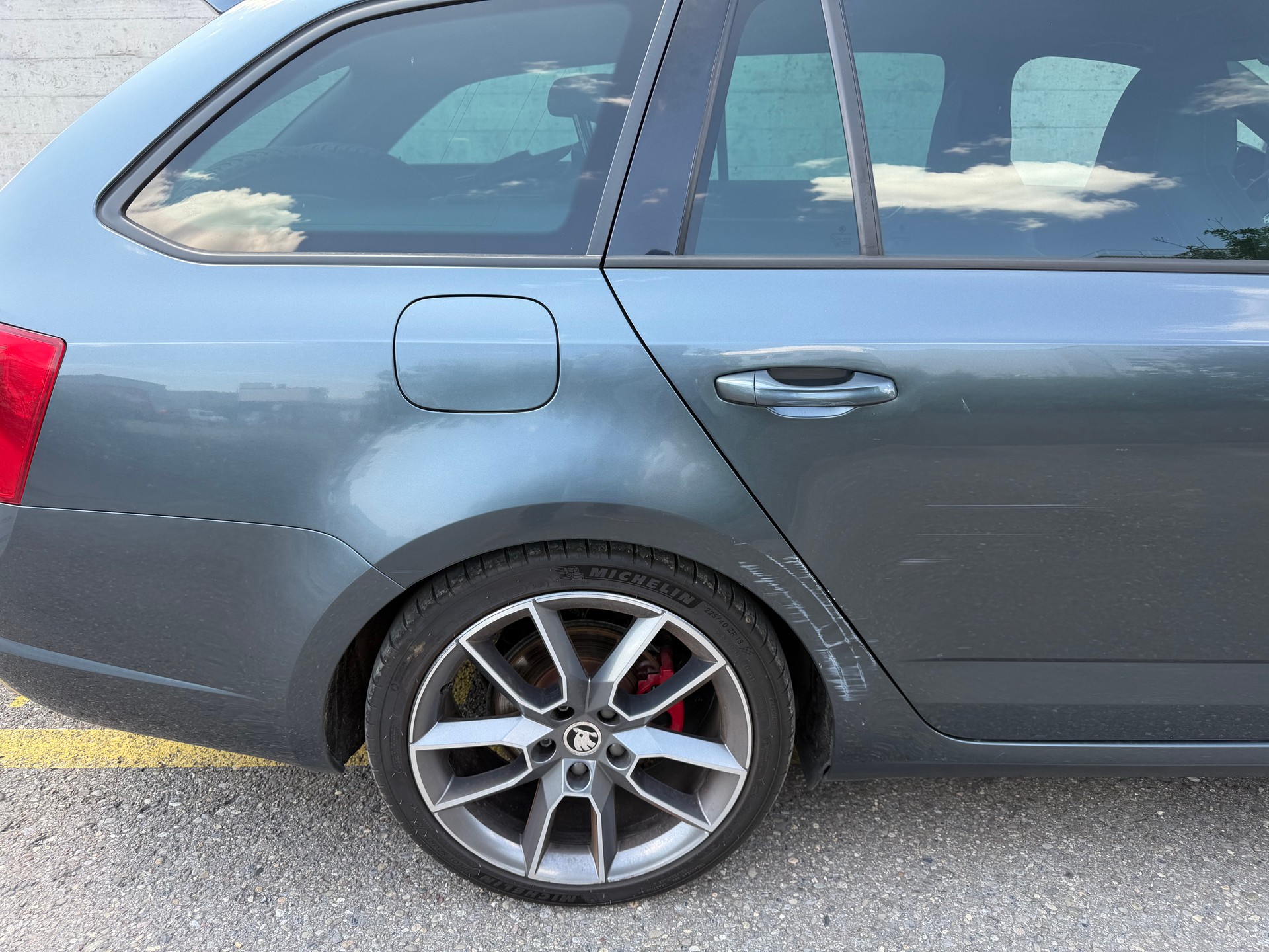 SKODA Octavia Combi 2.0 TDI RS DSG-image-11